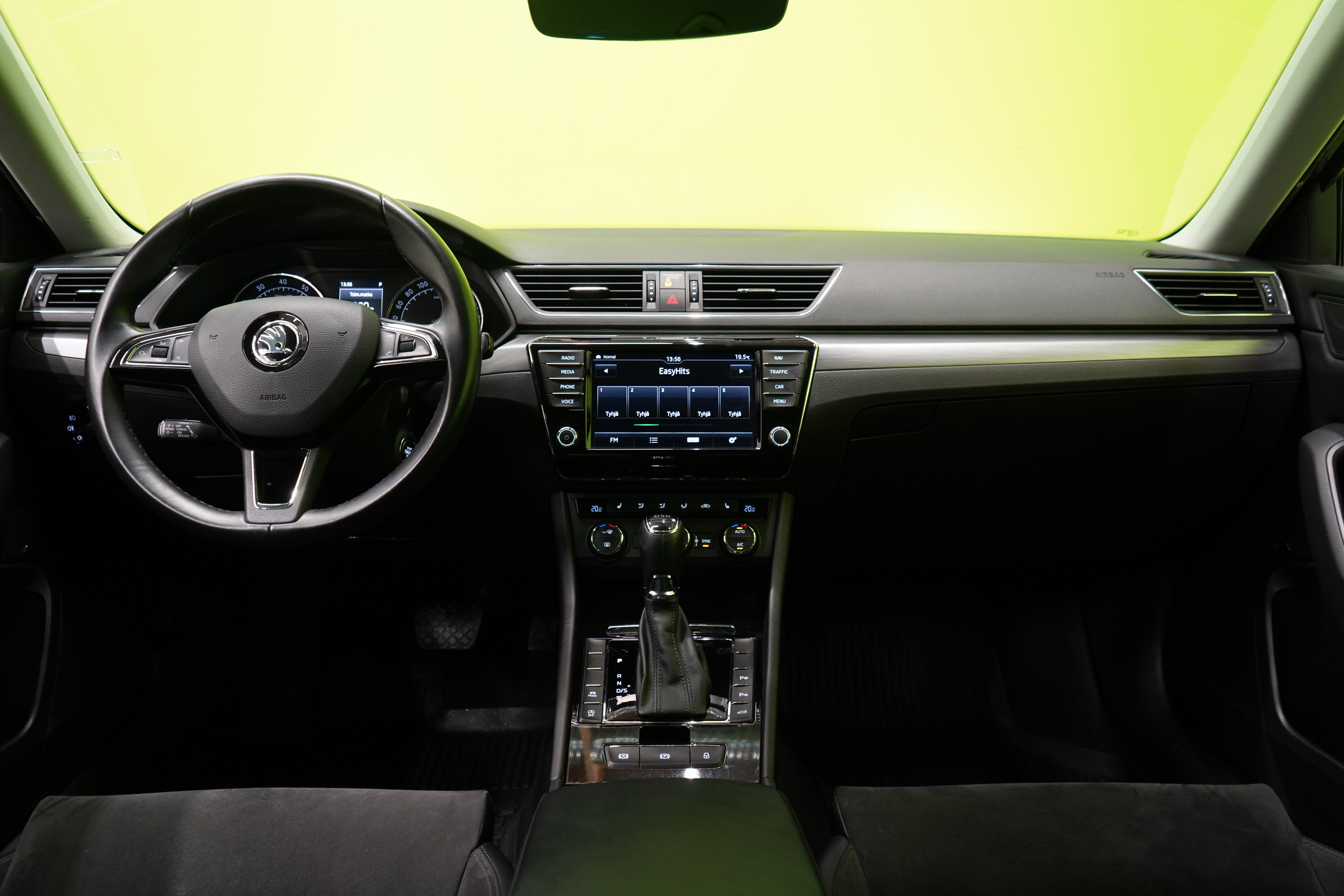 Skoda Superb 2017, kuva 7/31