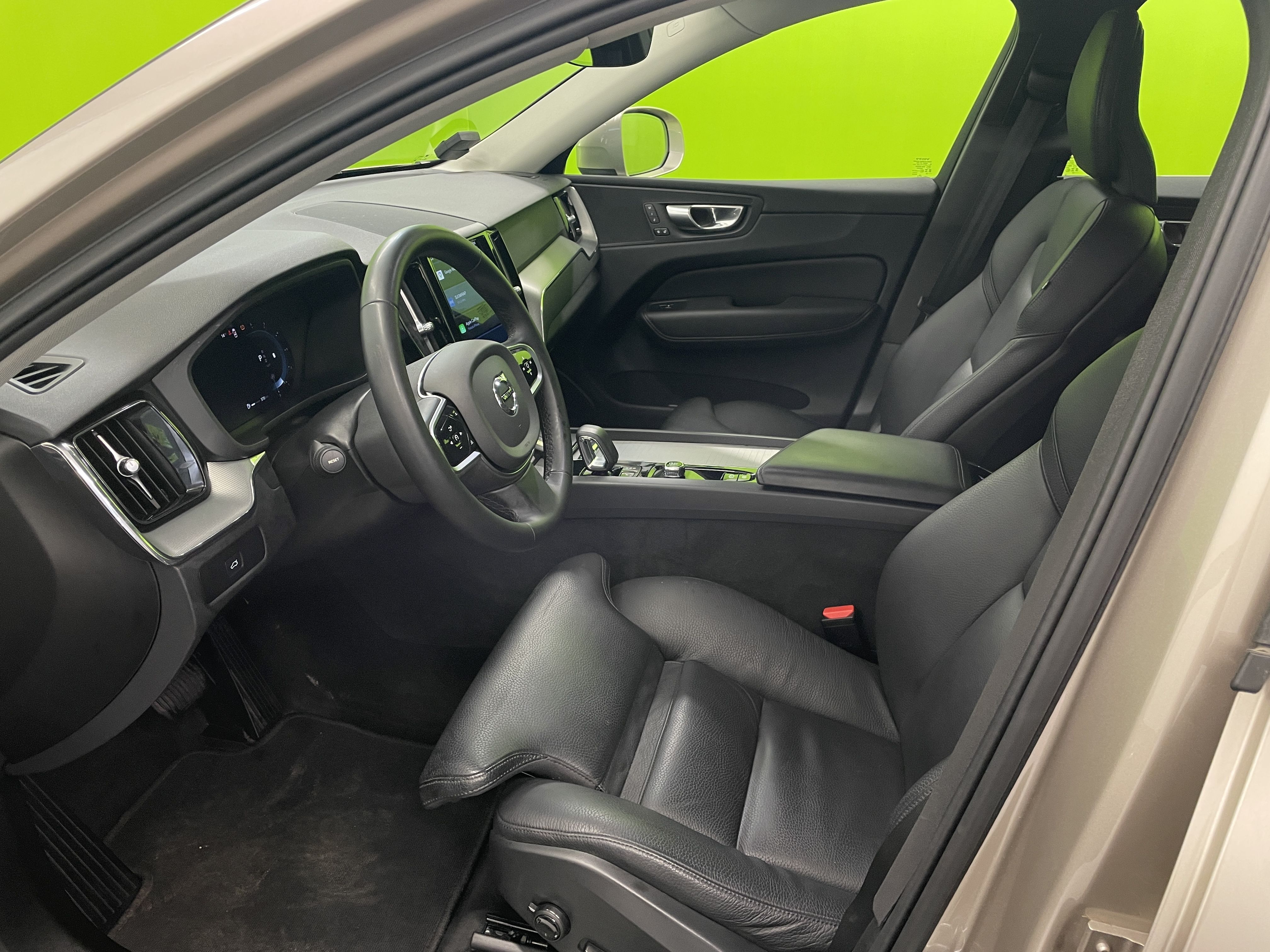 Volvo XC60 B4 AWD Recharge Plus Bright 2023, kuva 5/24