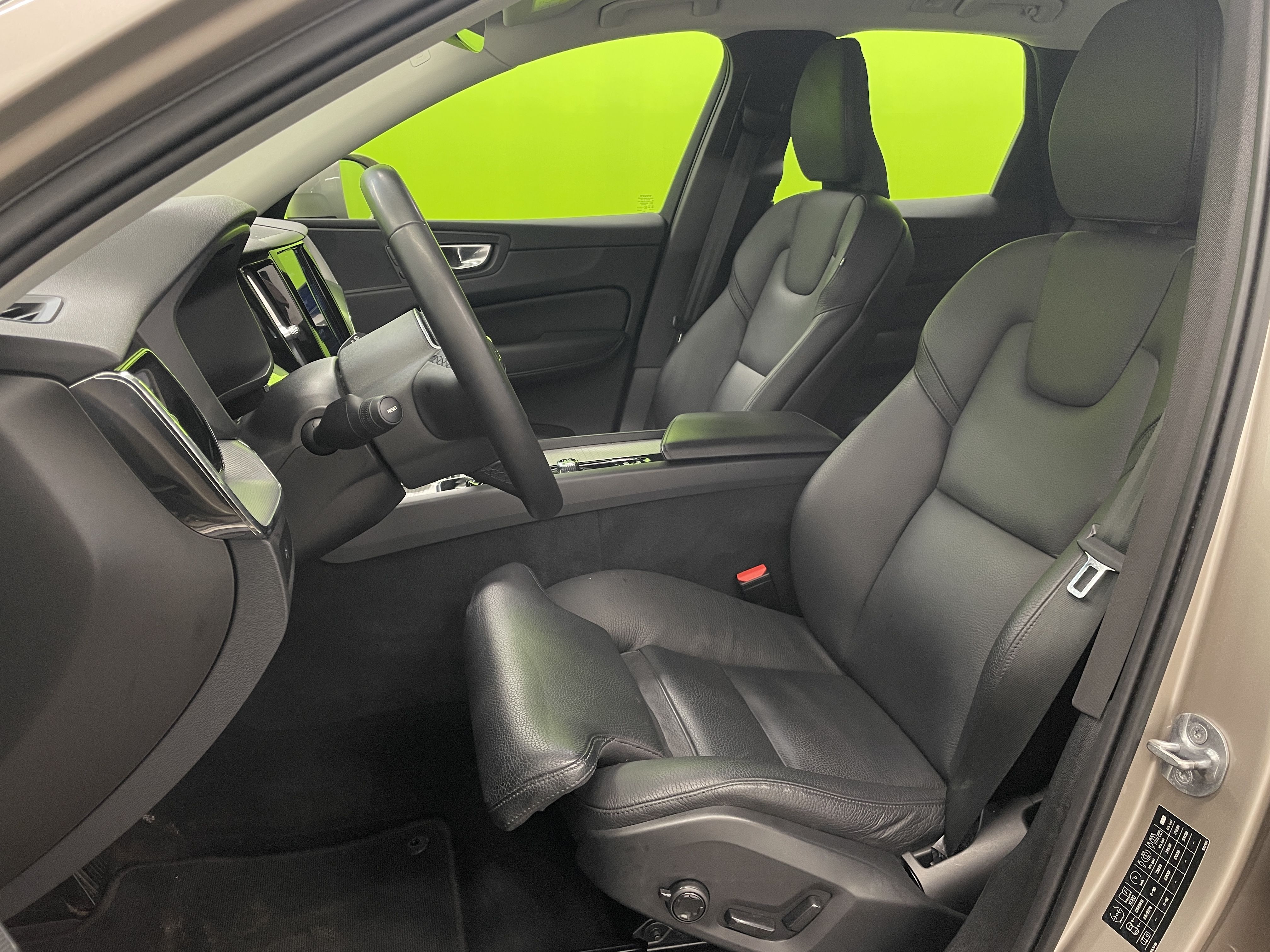 Volvo XC60 B4 AWD Recharge Plus Bright 2023, kuva 6/24