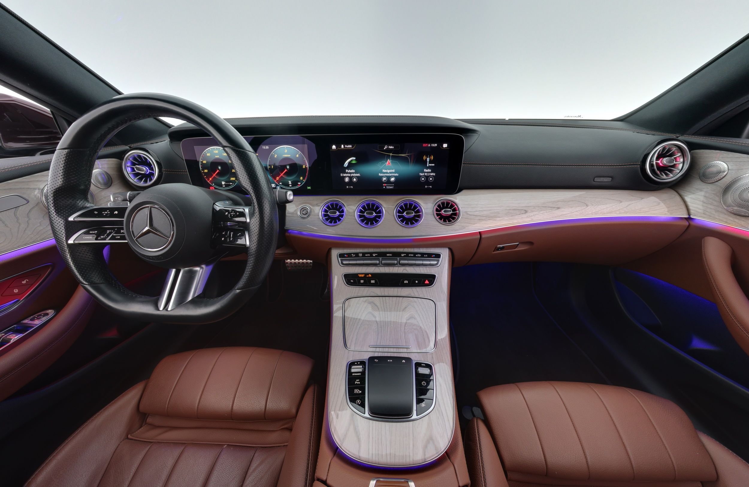 Mercedes-Benz E 220 d Coupé AMG A 2021, kuva 7/30
