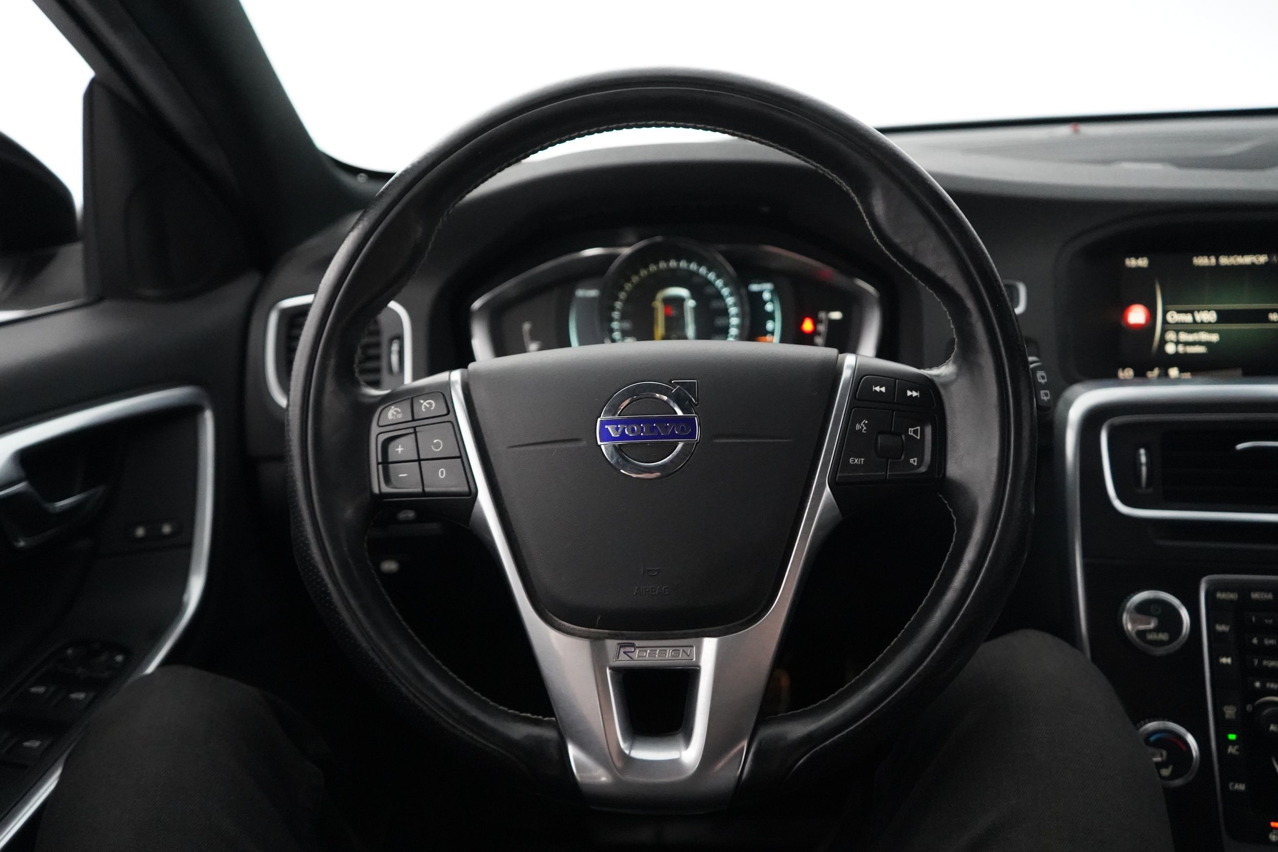 Volvo V60 T3 Business R-Design aut 2017, kuva 7/14