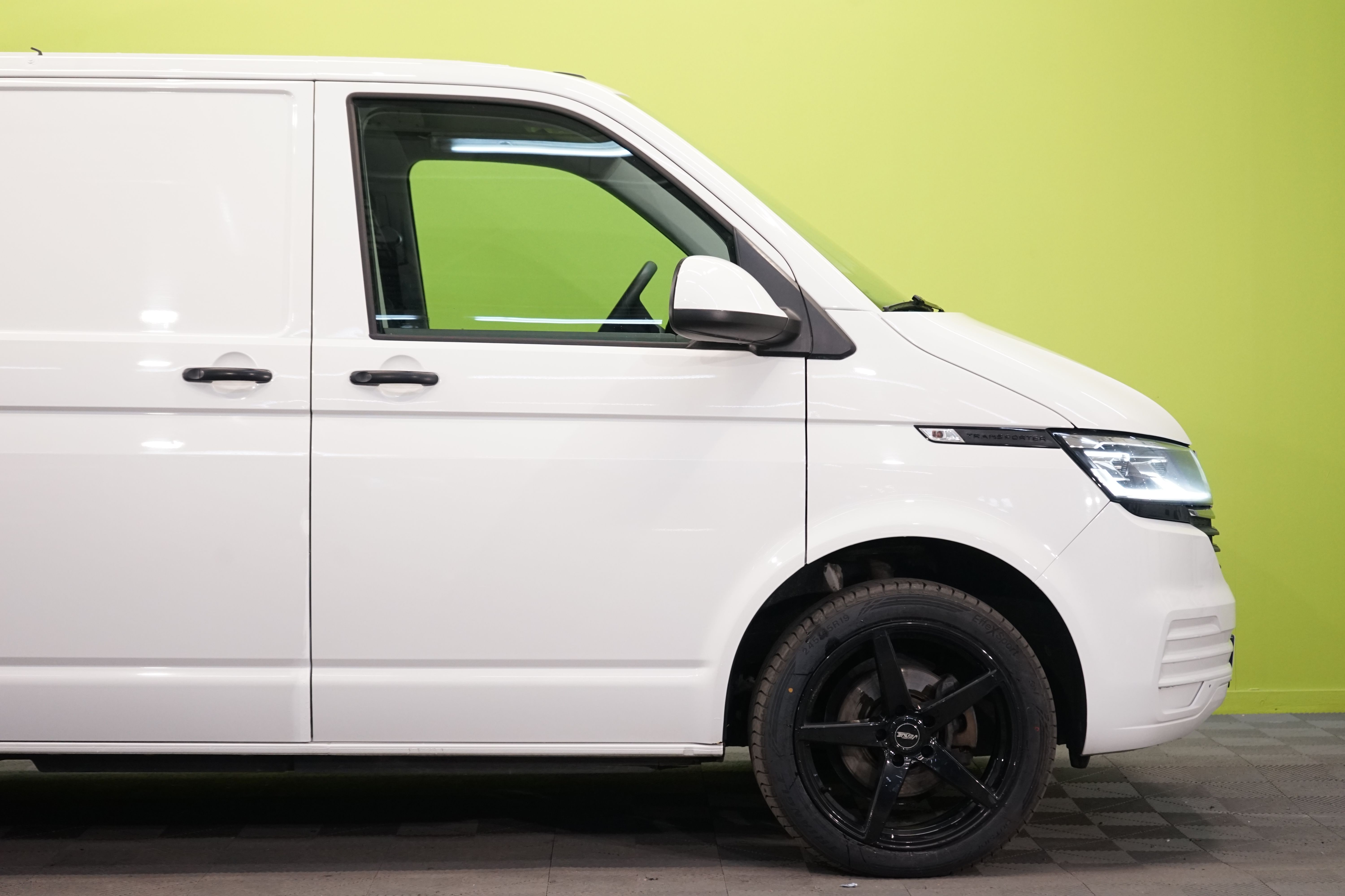 Volkswagen Transporter 2021, kuva 3/16