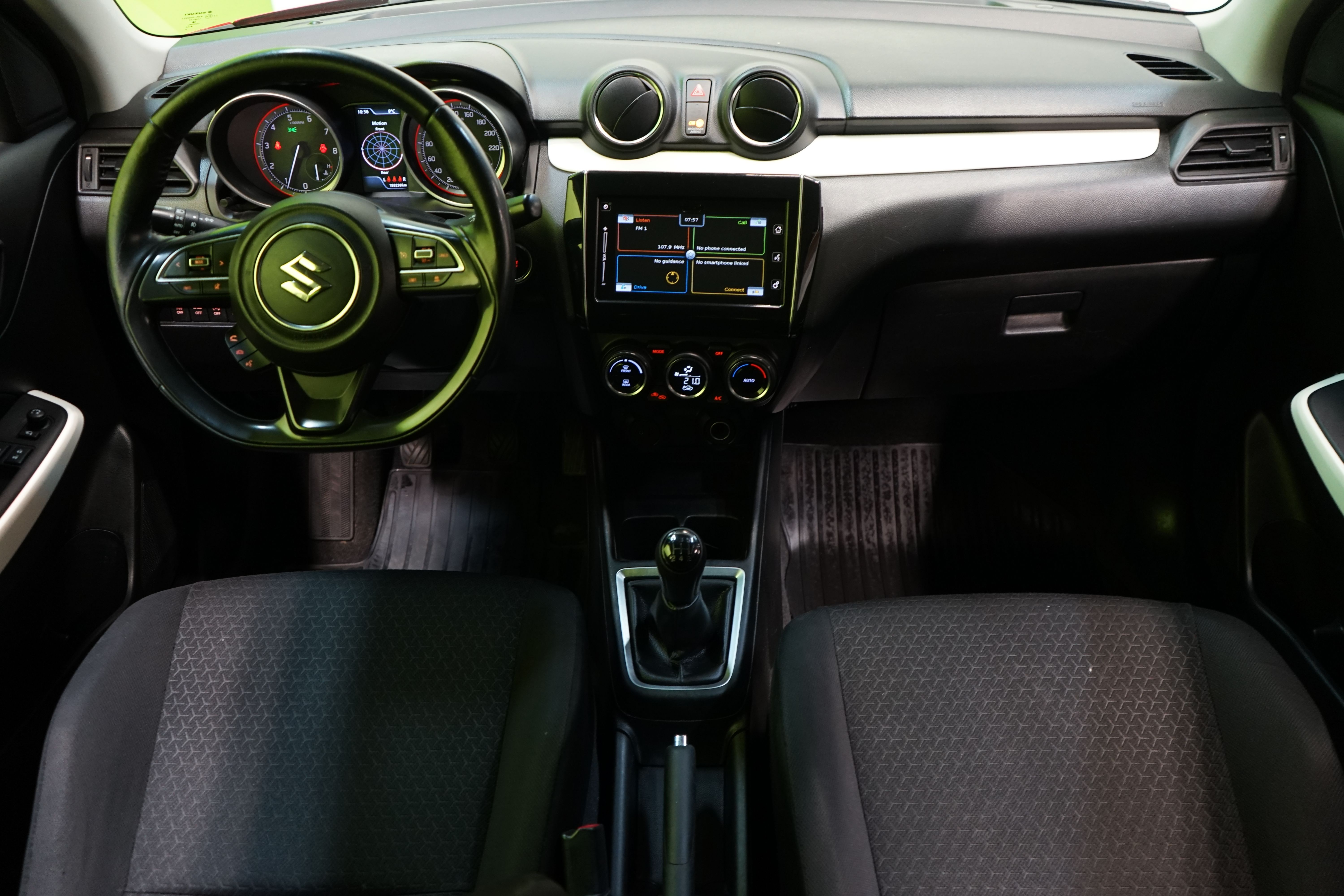 Suzuki Swift 2018, kuva 6/23