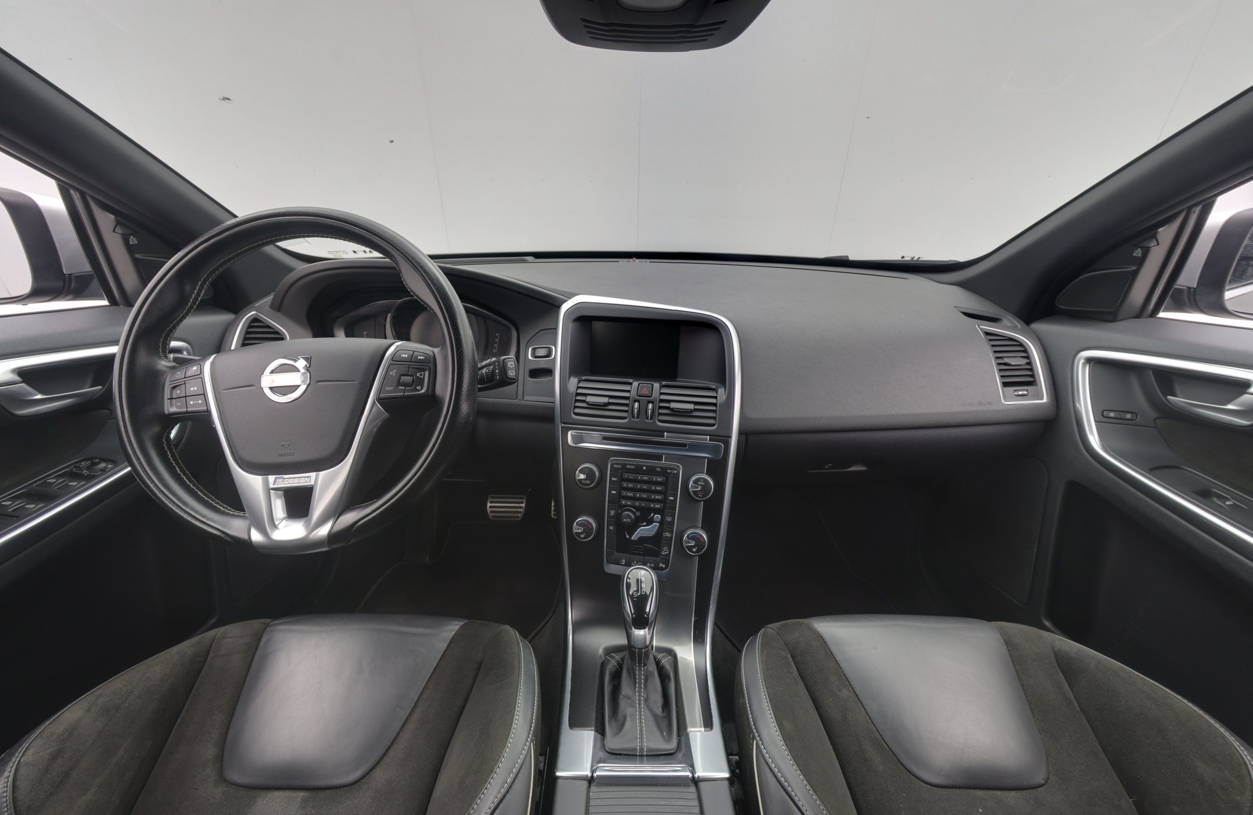 Volvo XC60 D5 AWD Business R-Design aut 2014, kuva 7/24