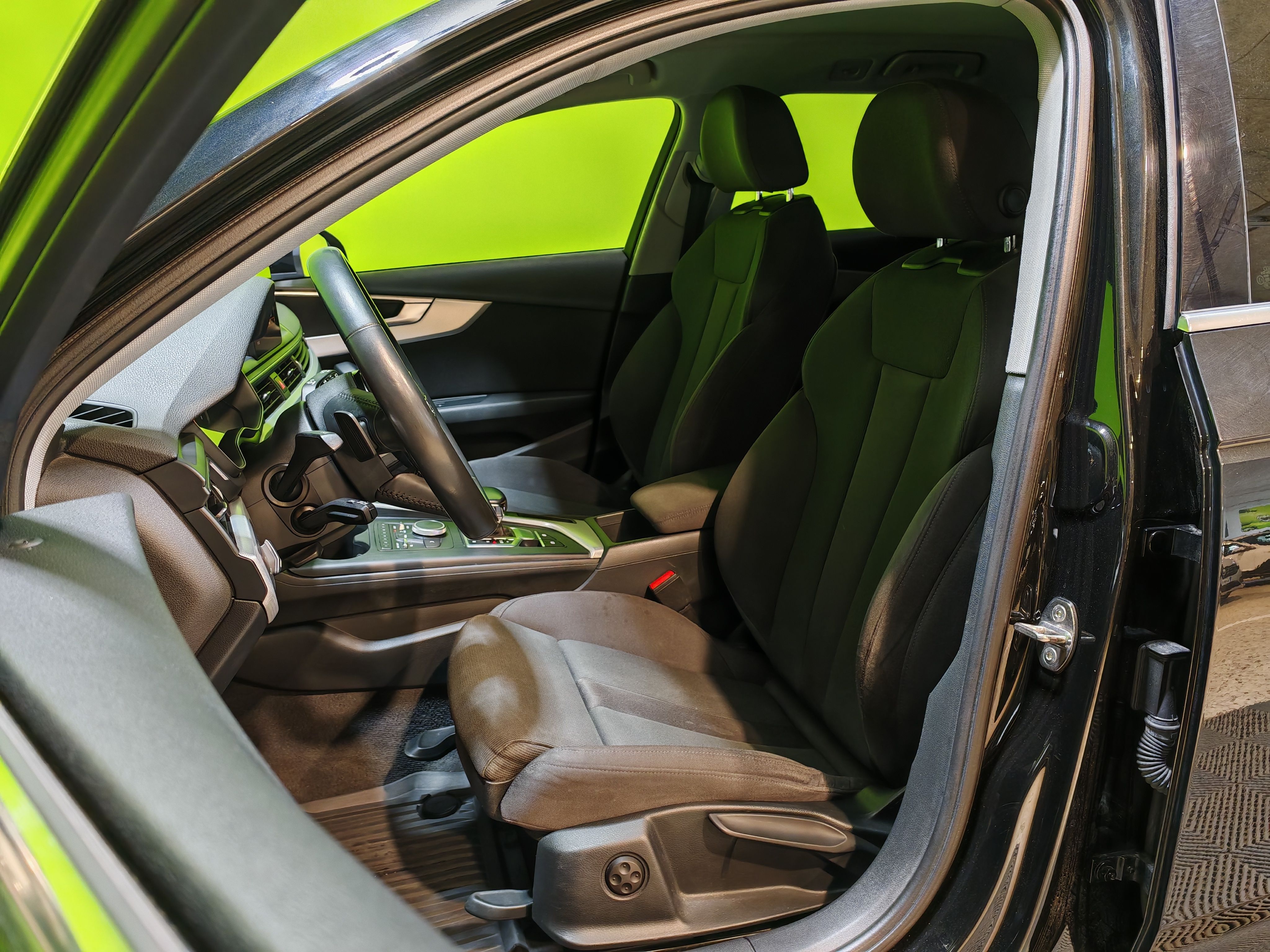 Audi A4 2018, kuva 7/25