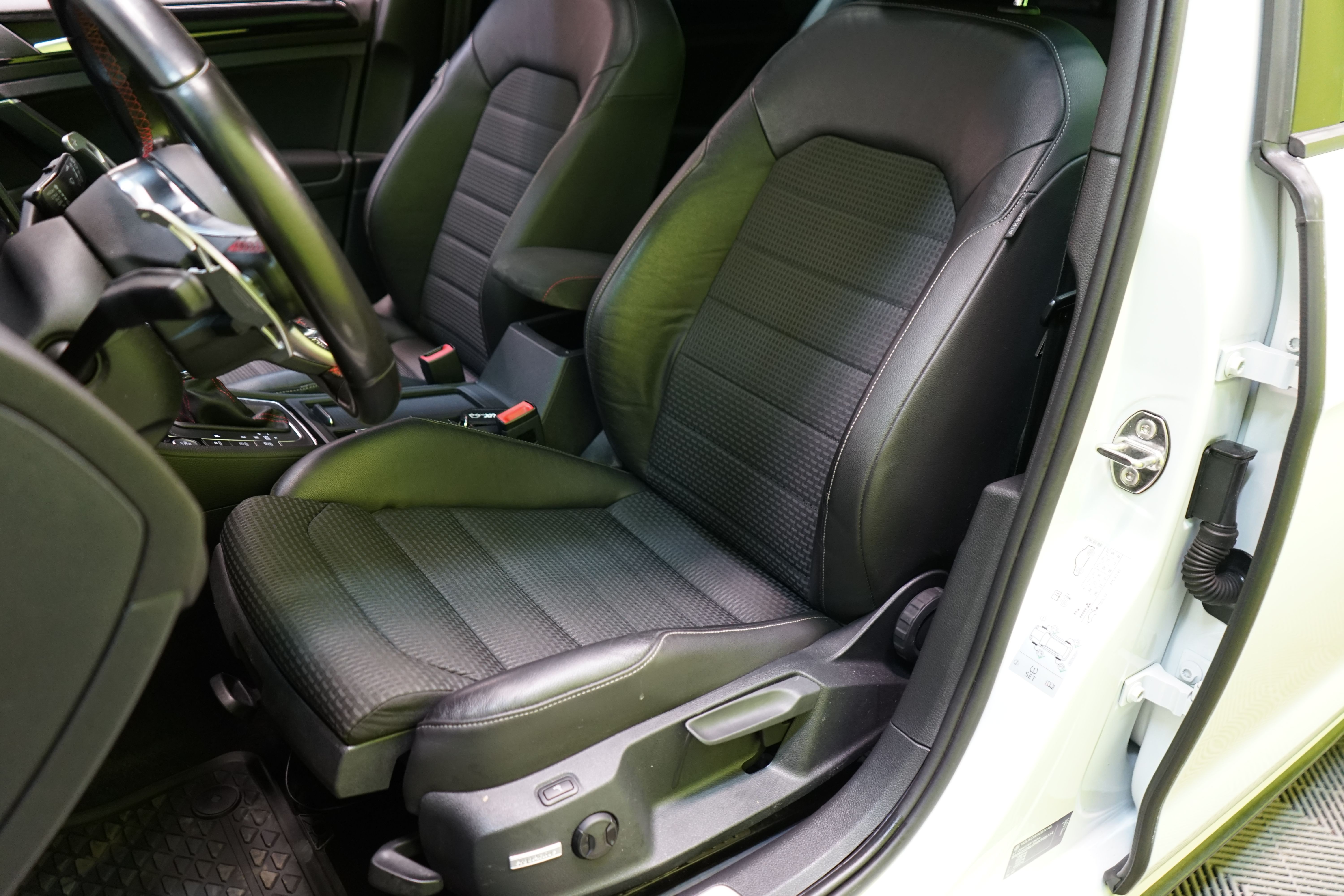 Volkswagen Golf 2017, kuva 7/31