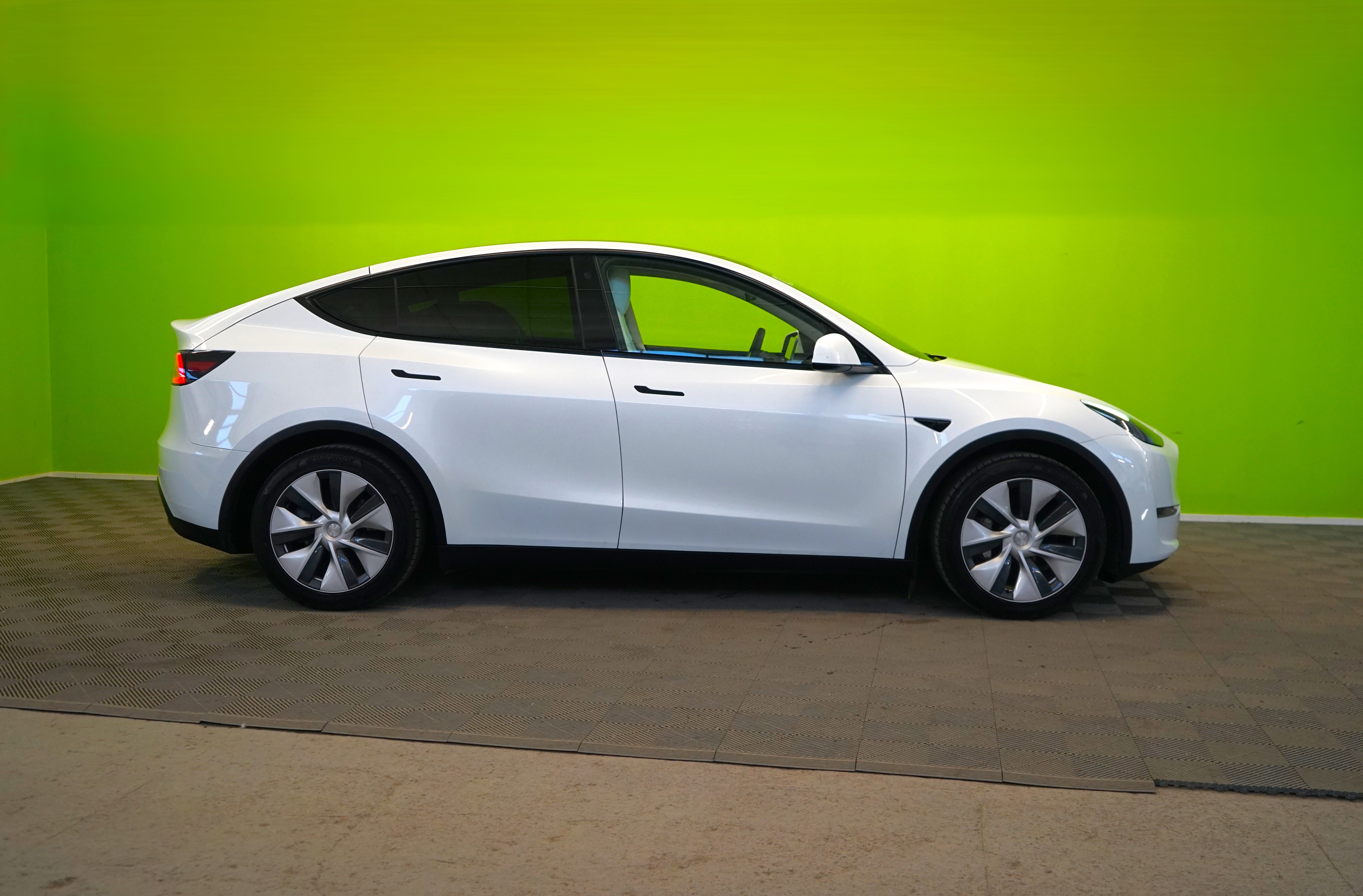 Tesla Model Y Long Range Dual AWD 2021, kuva 2/20