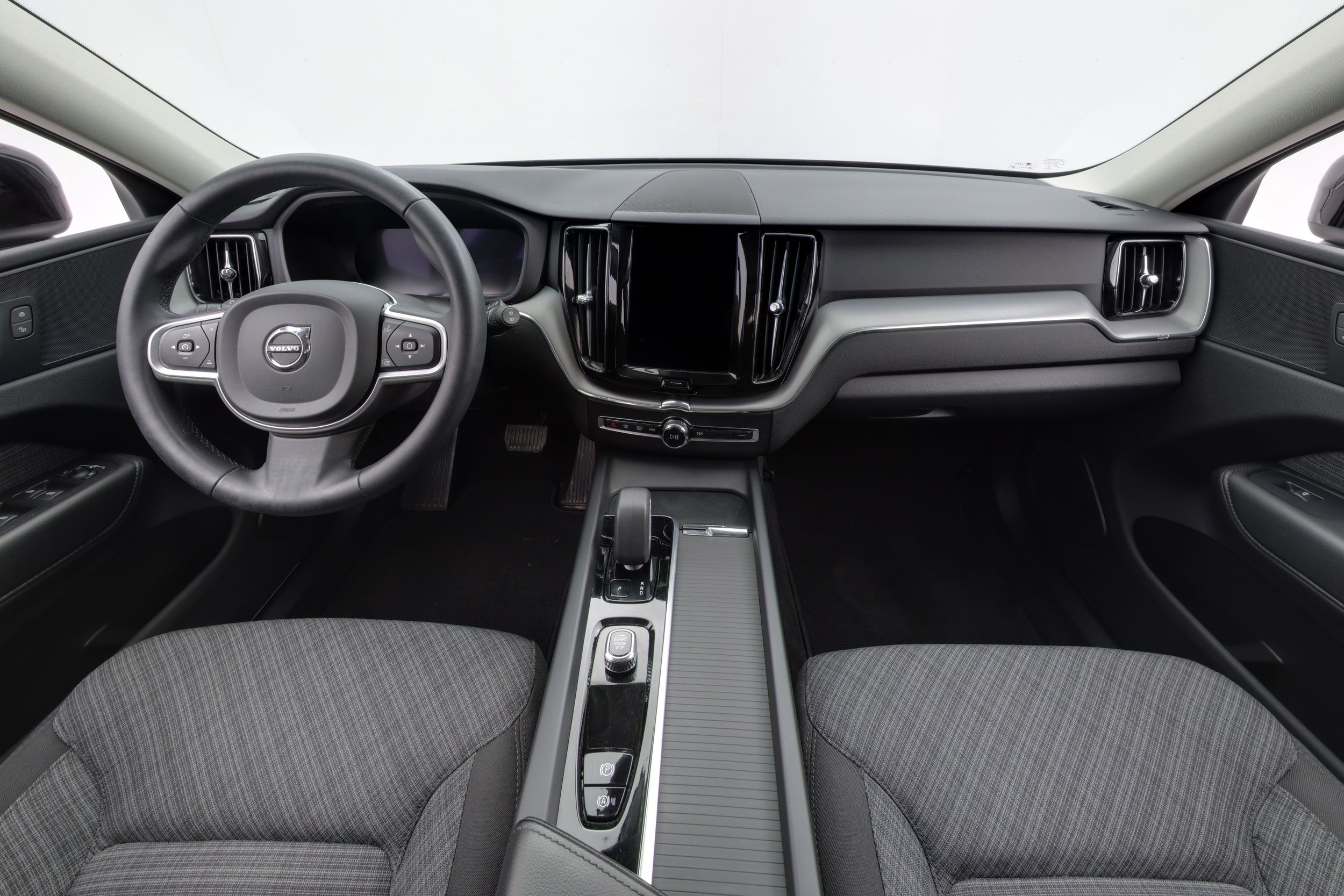 Volvo XC60 2023, photo 7/29