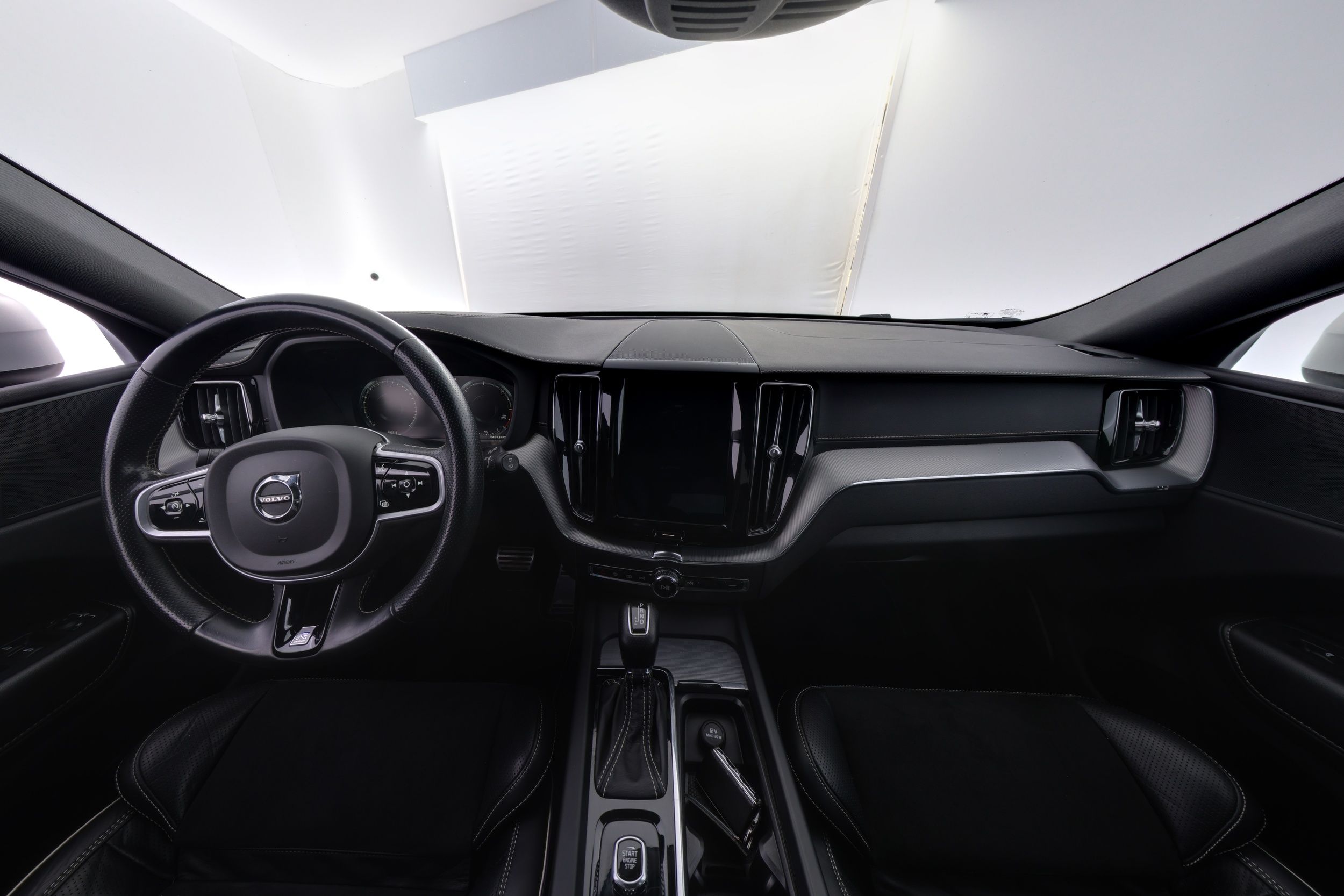 Volvo XC60 D4 AWD R-Design aut 2018, kuva 7/28
