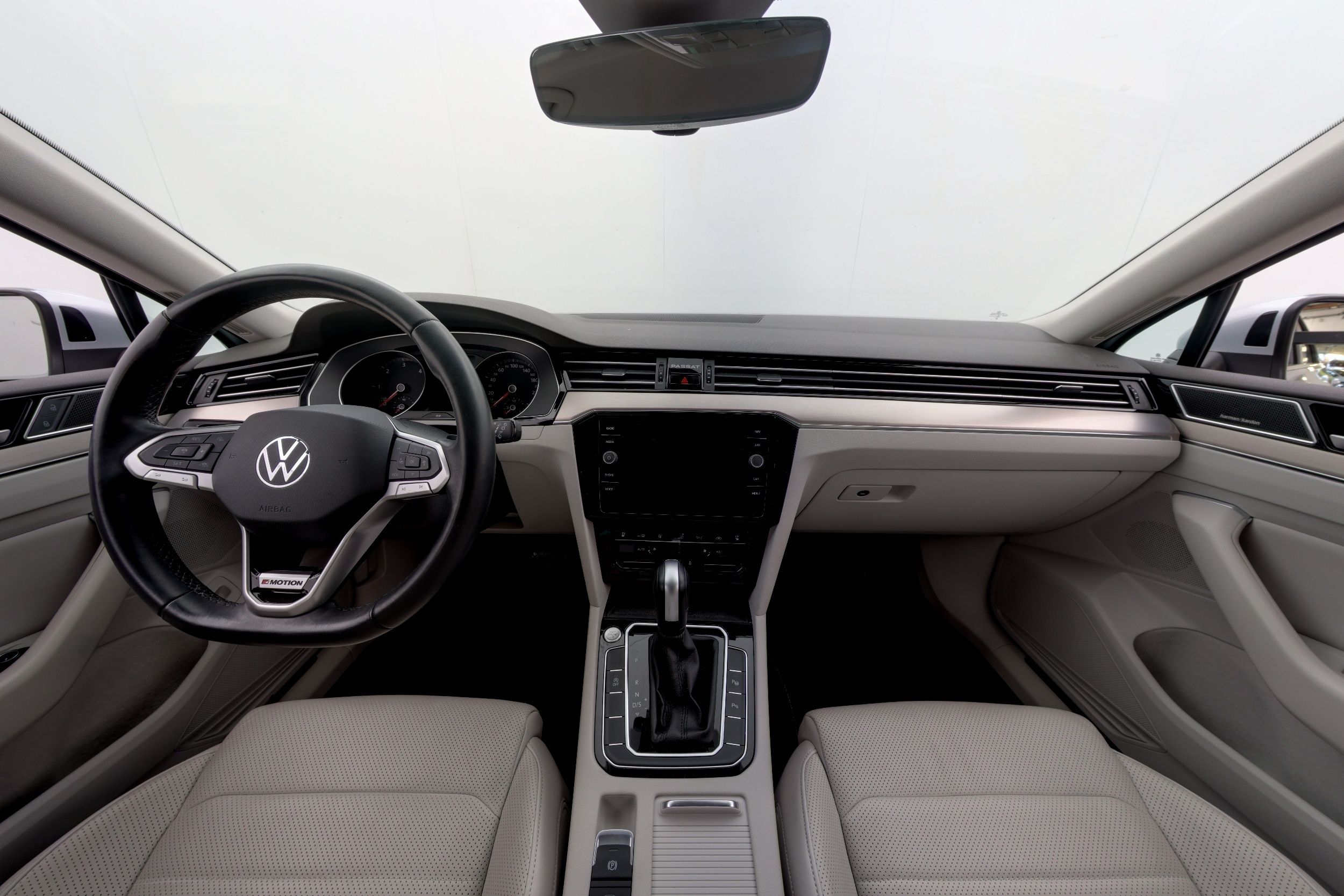 Volkswagen Passat 2023, kuva 7/29