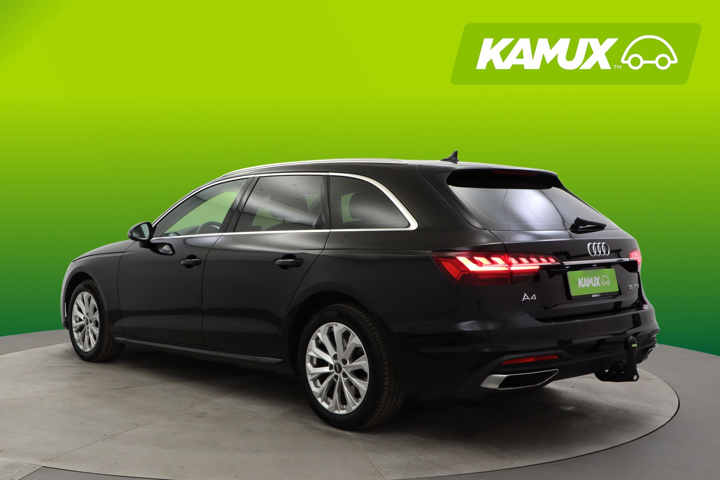 Audi A4 2020, photo 4/28