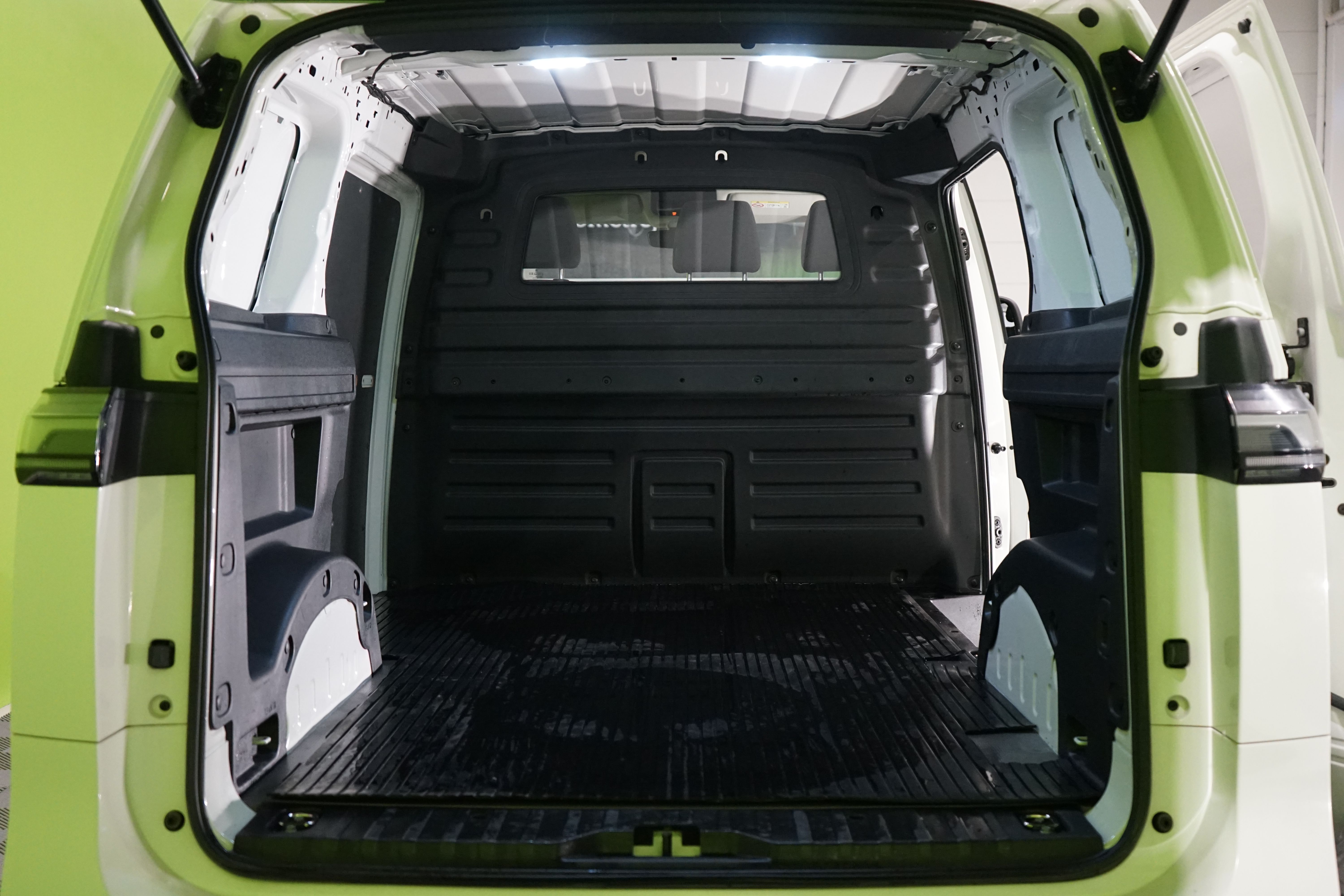 Volkswagen ID. Buzz Cargo 2023, kuva 7/17