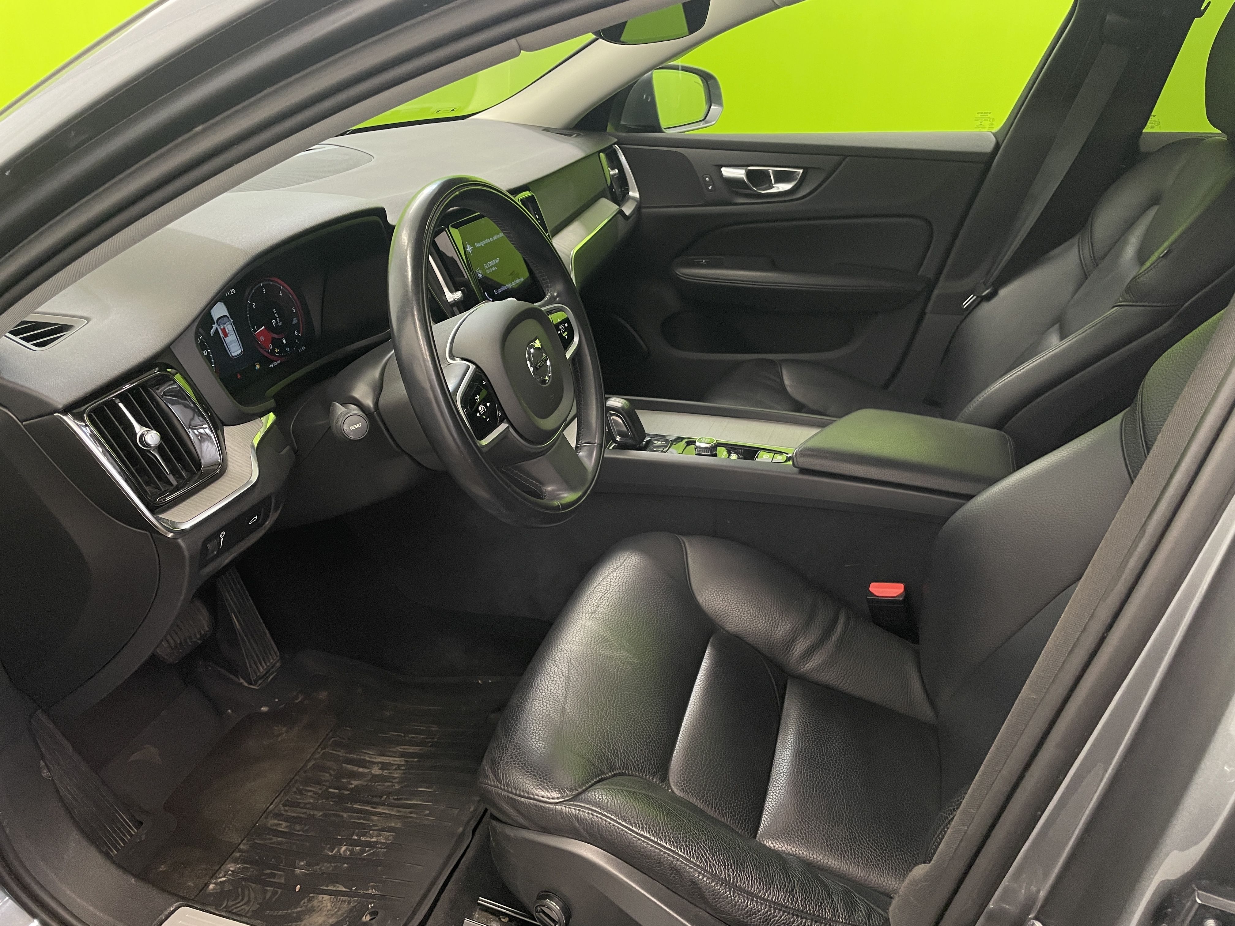 Volvo V60 Cross Country 2021, kuva 5/25
