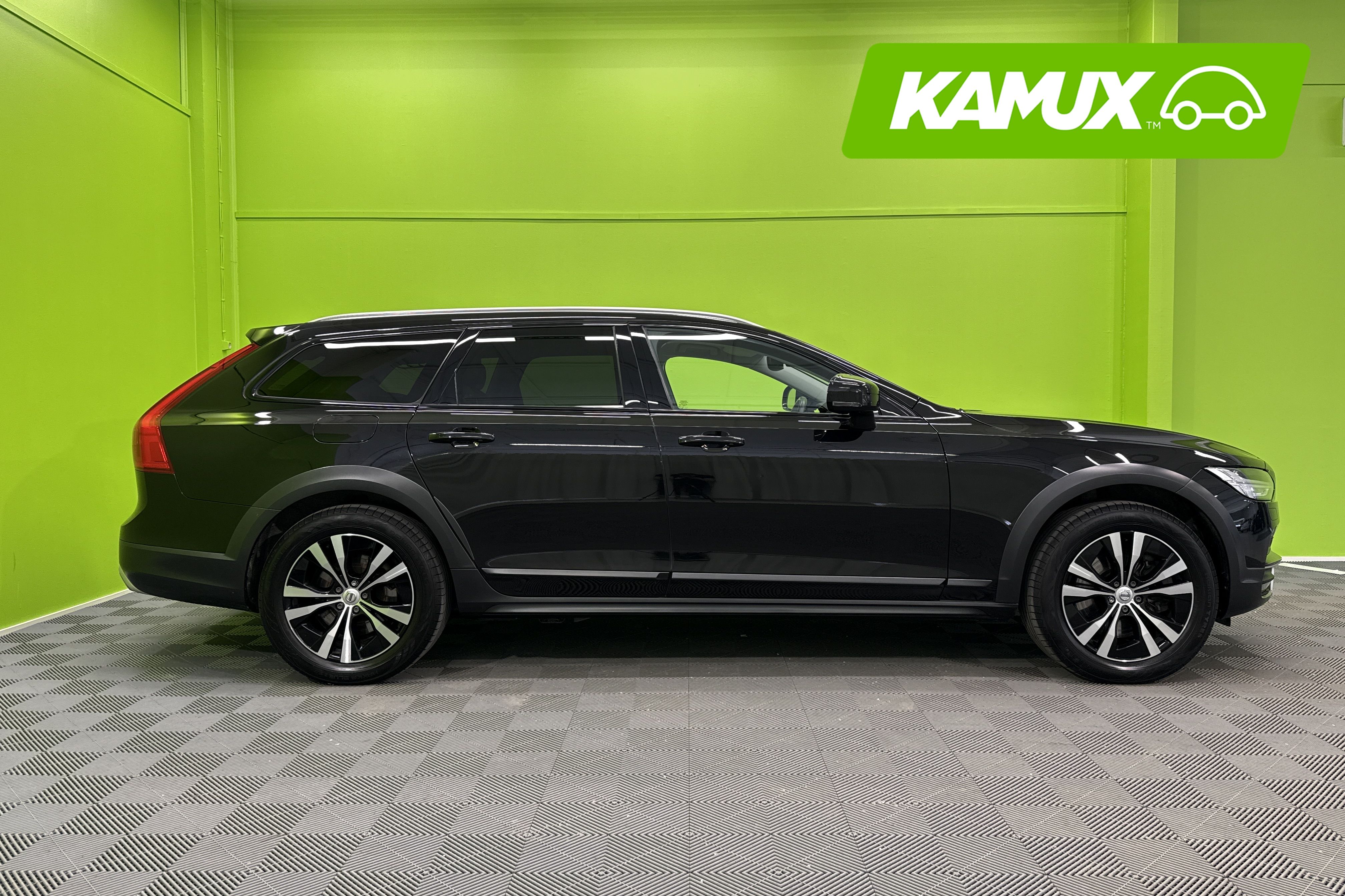 Volvo V90 Cross Country D4 AWD Plus aut 2020, kuva 2/25