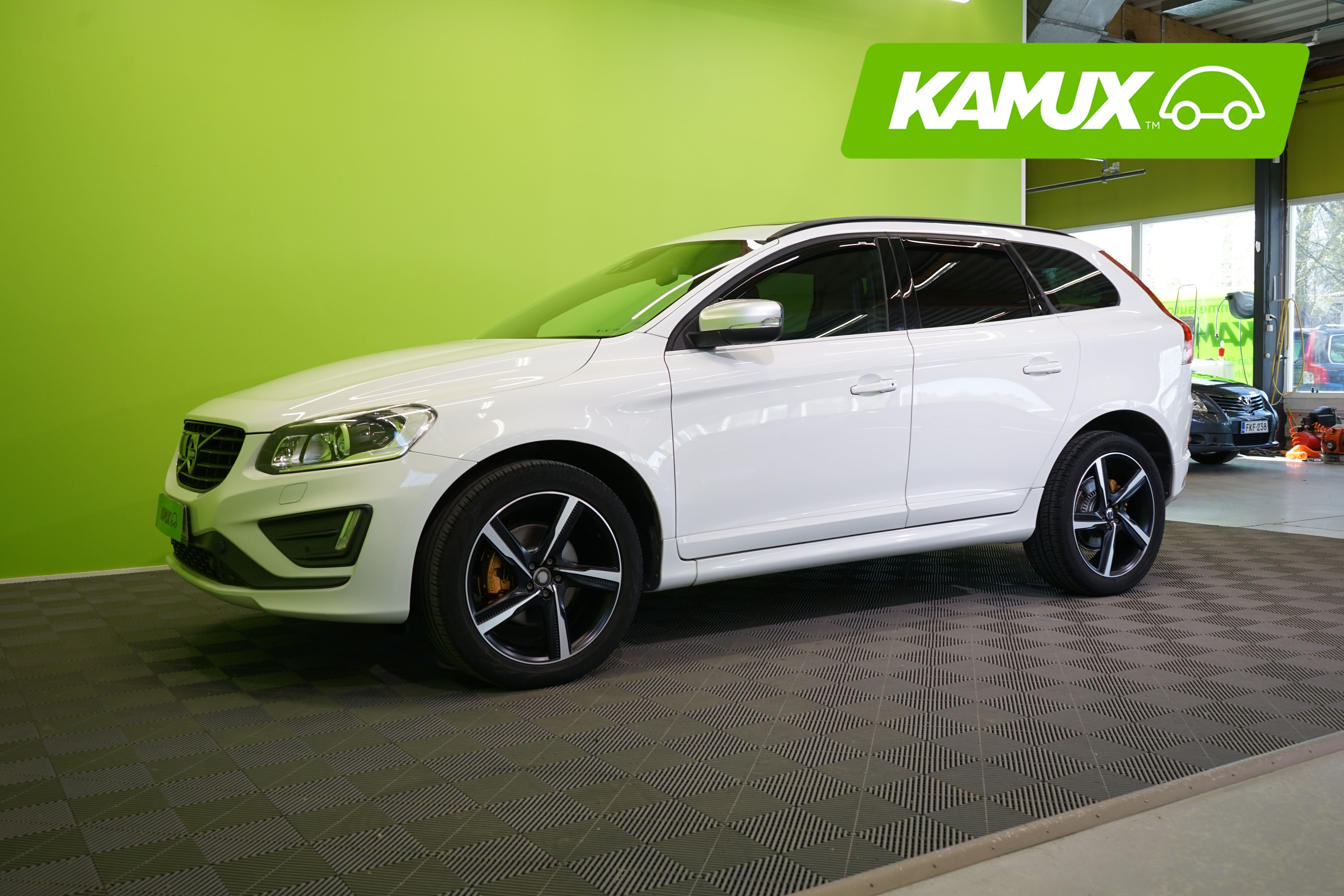 Volvo XC60 D4 AWD R-Design 2016, kuva 5/22