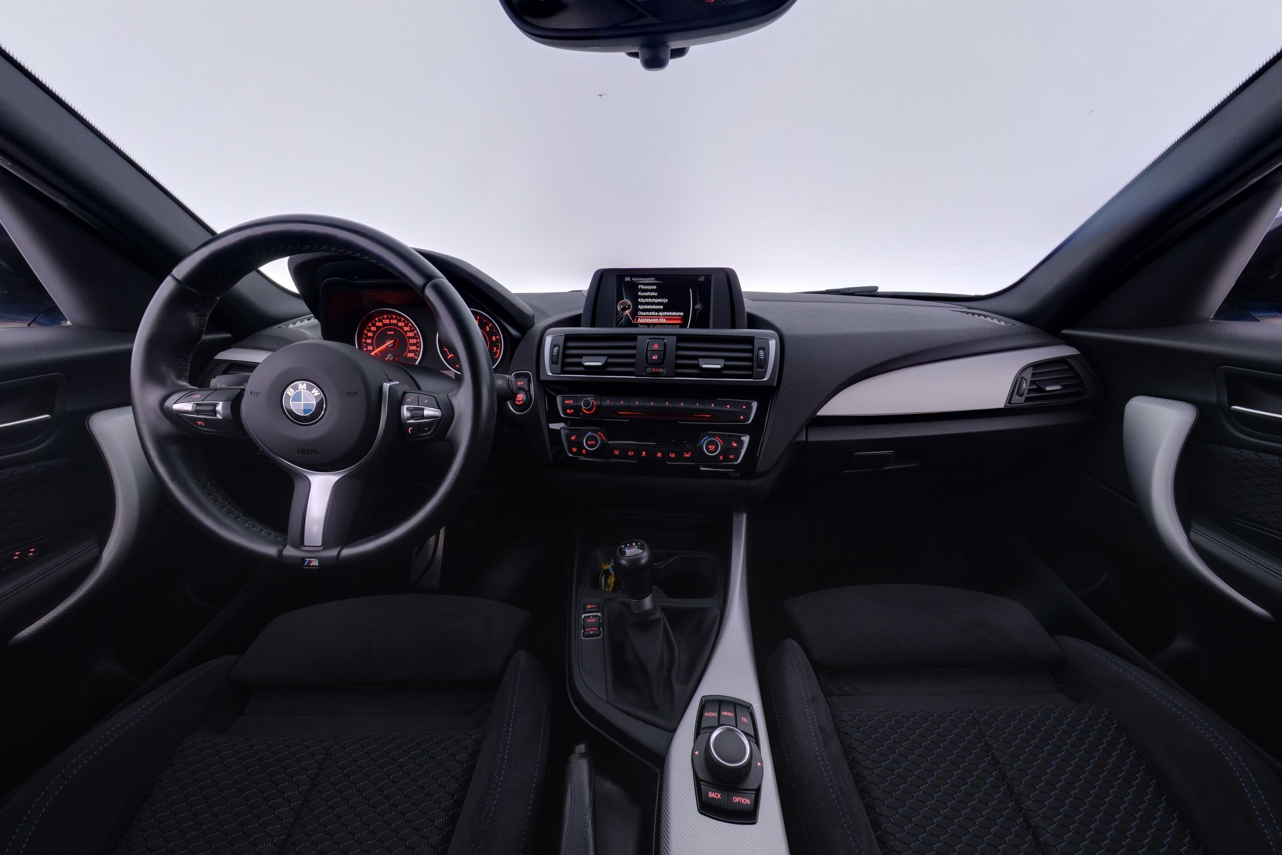 BMW 118 2017, kuva 7/30