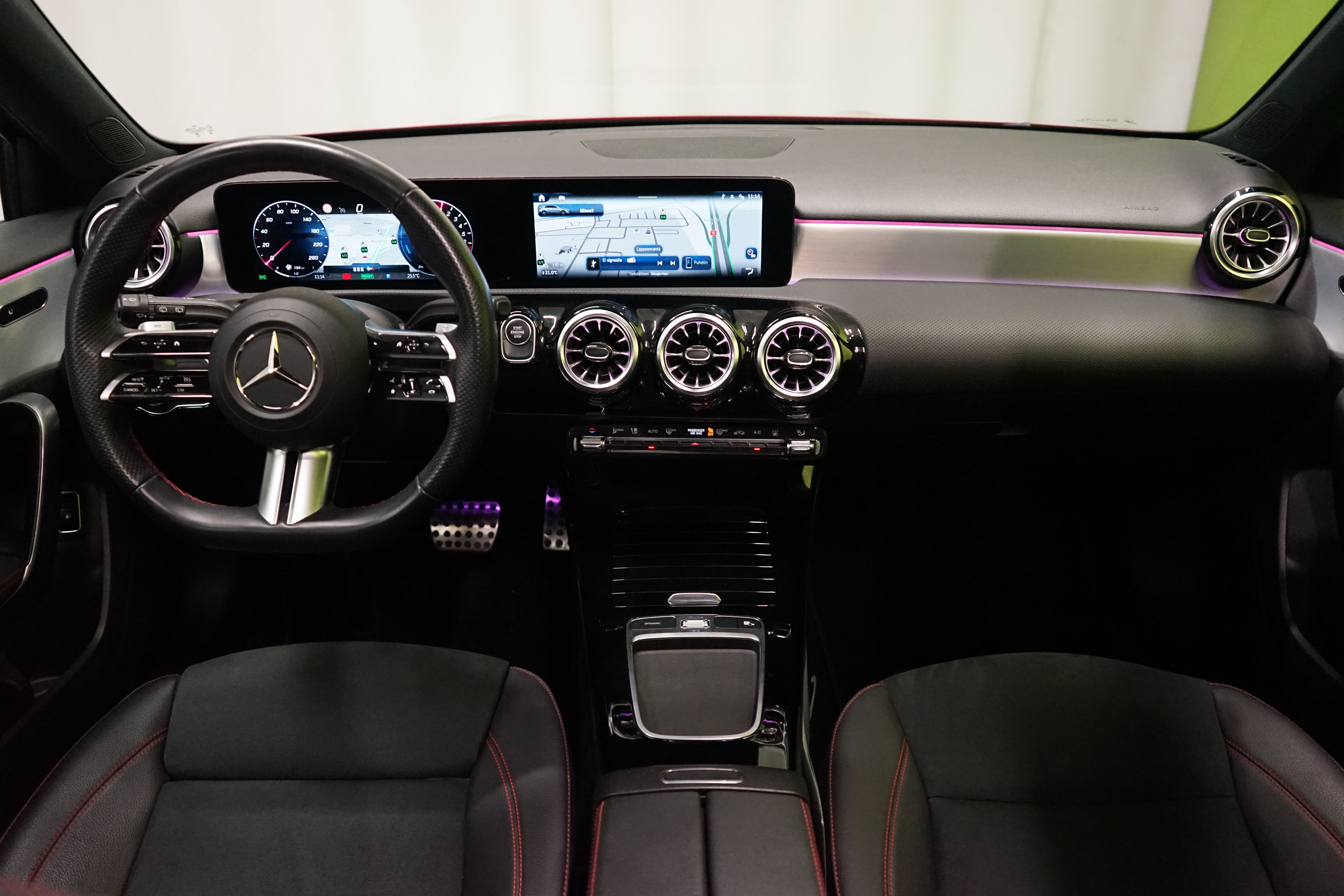 Mercedes-Benz A 250 e A AMG Line 2023, kuva 6/19