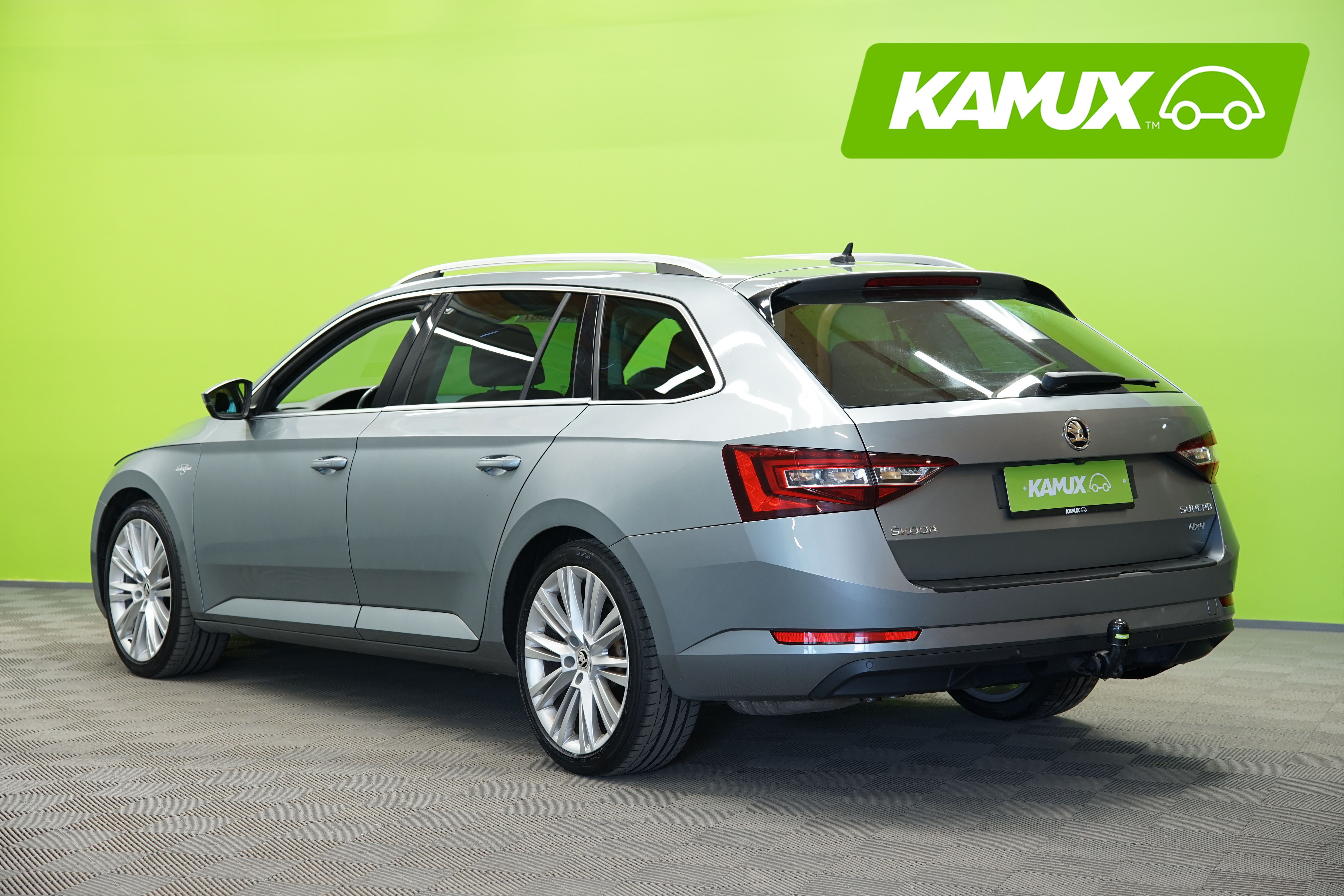 Skoda Superb 2018, photo 4/34