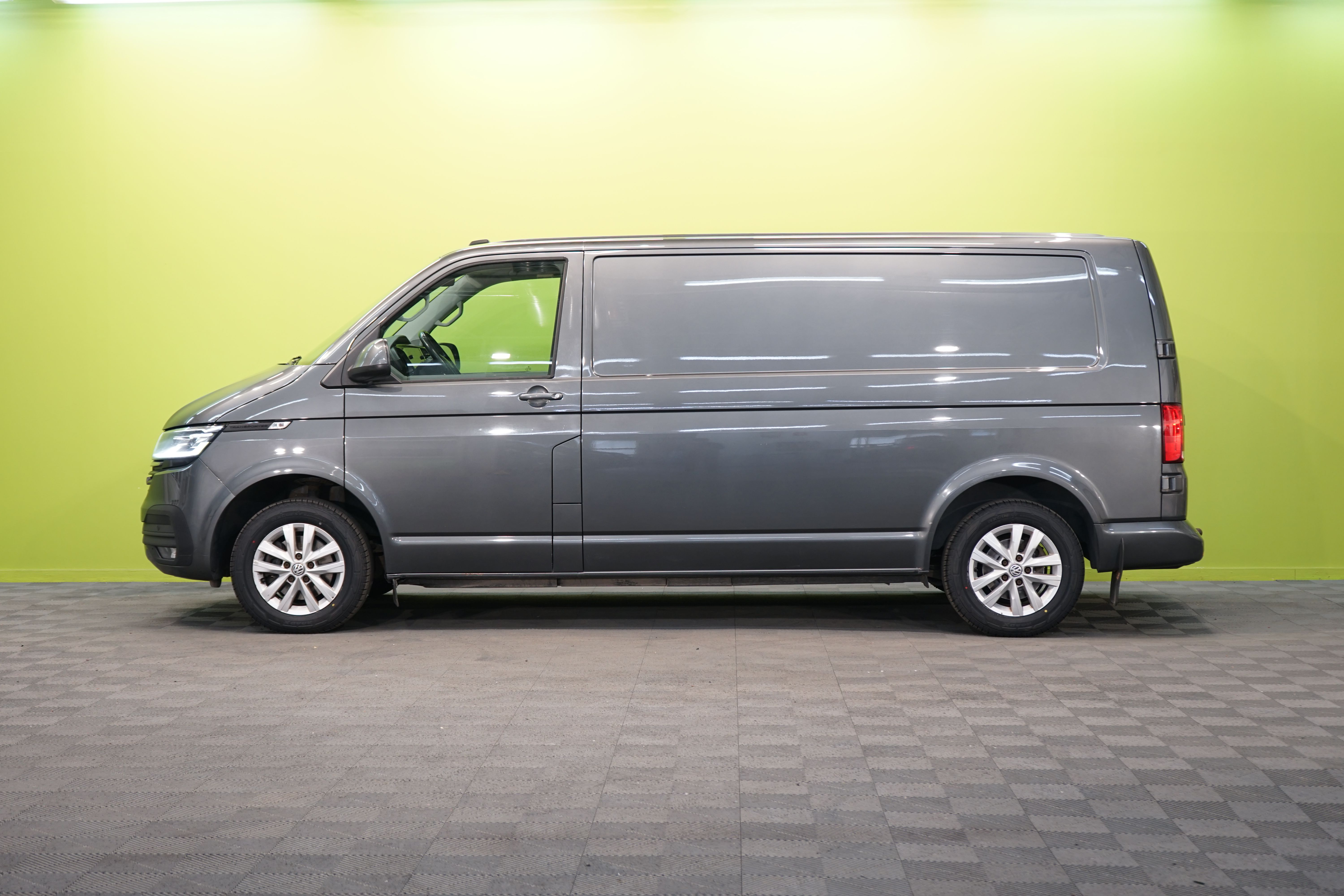 Volkswagen Transporter 2021, kuva 7/21