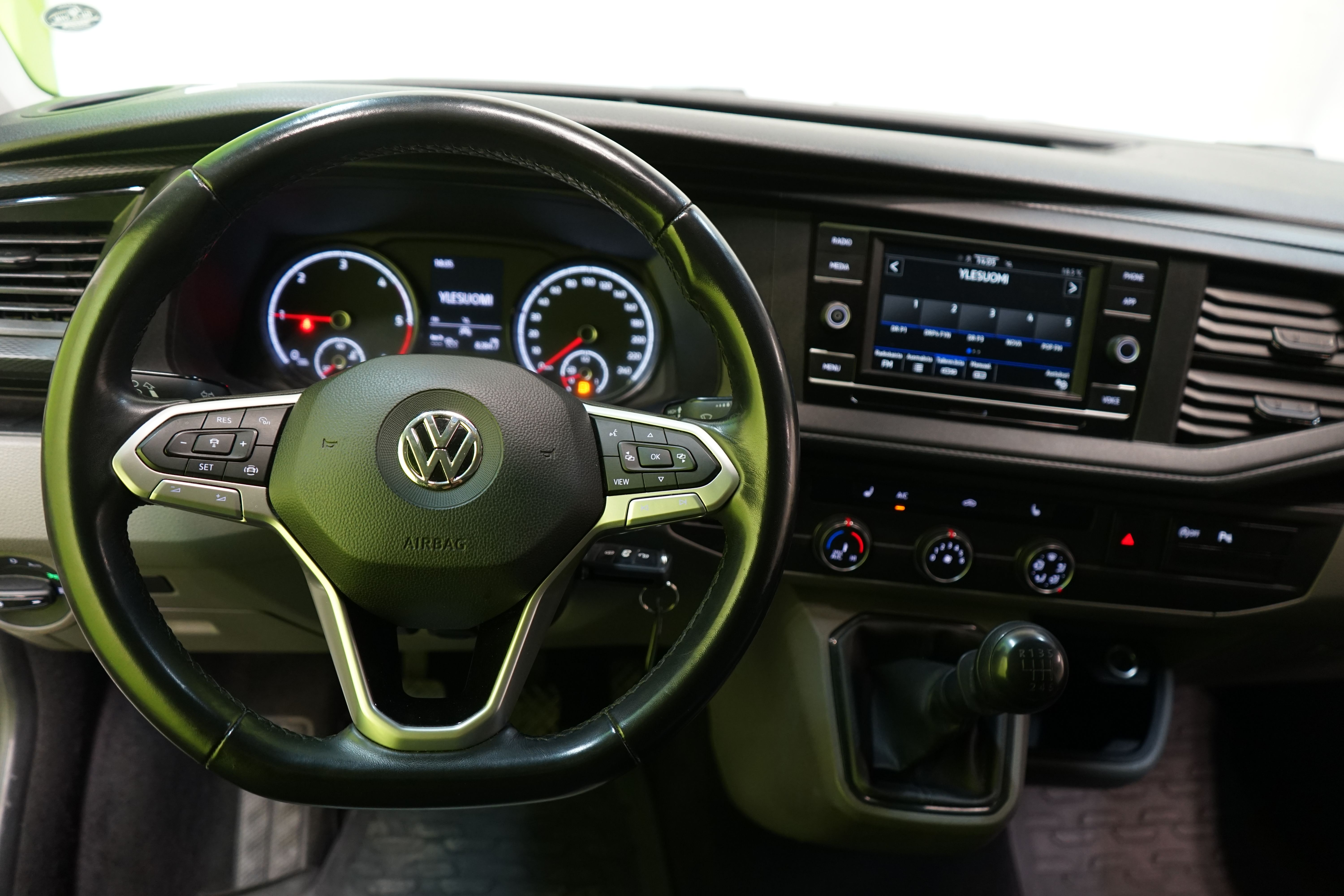 Volkswagen Transporter 2020, kuva 6/27
