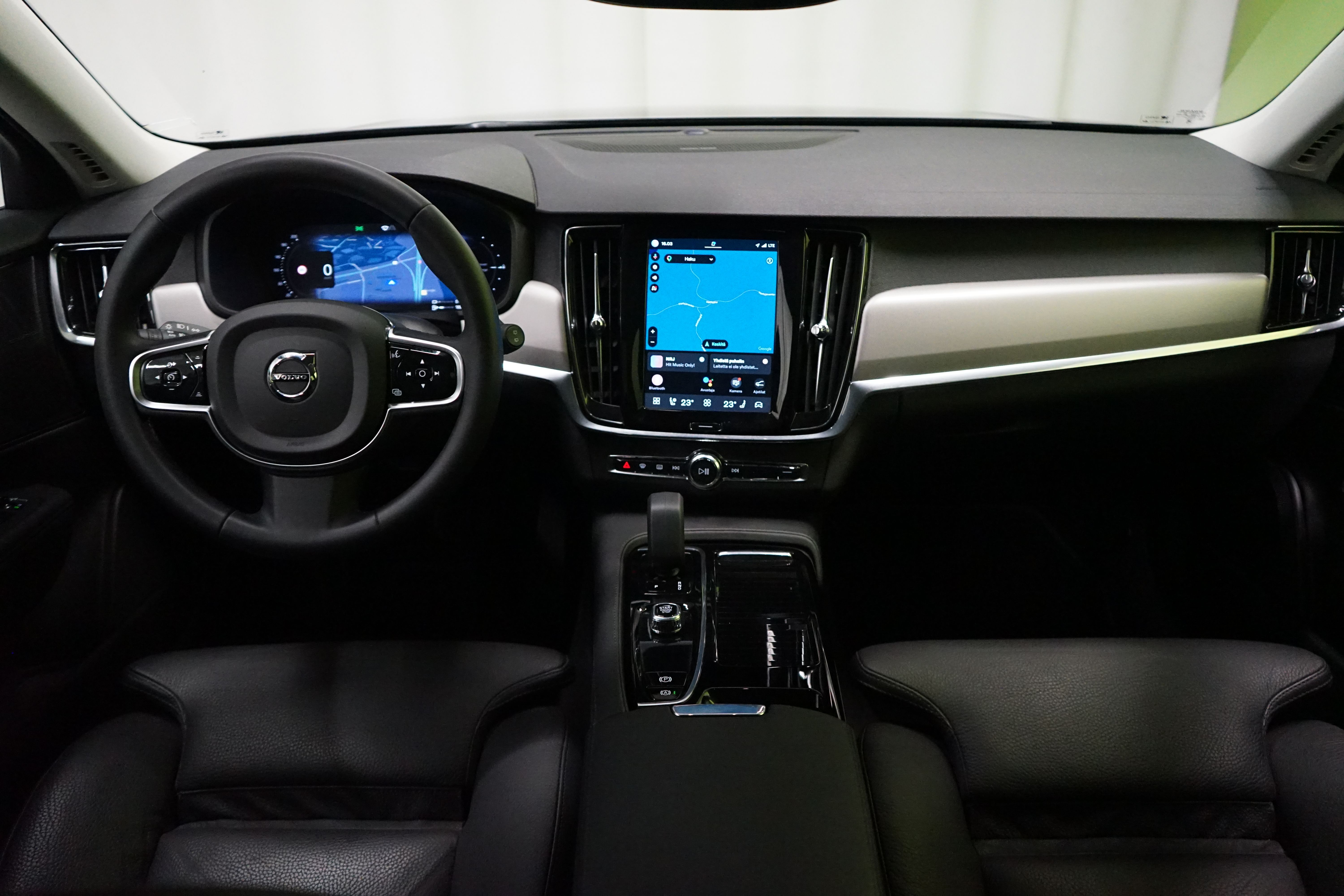 Volvo V90 2023, photo 6/25