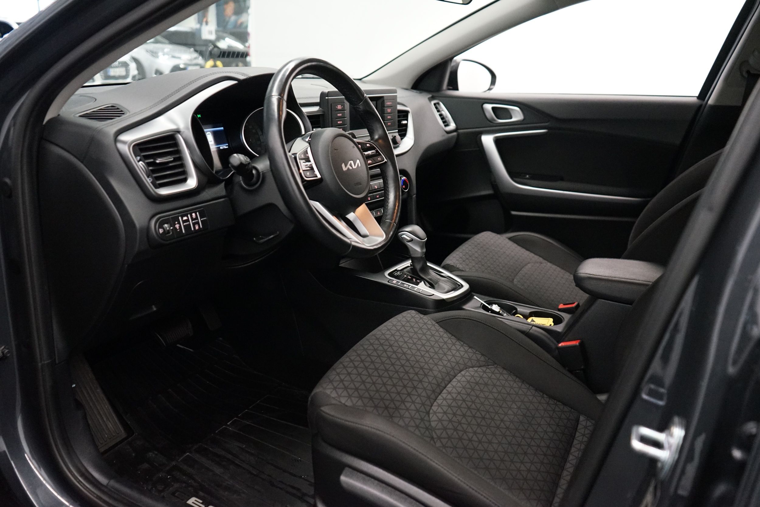 Kia Ceed 2023, kuva 6/15