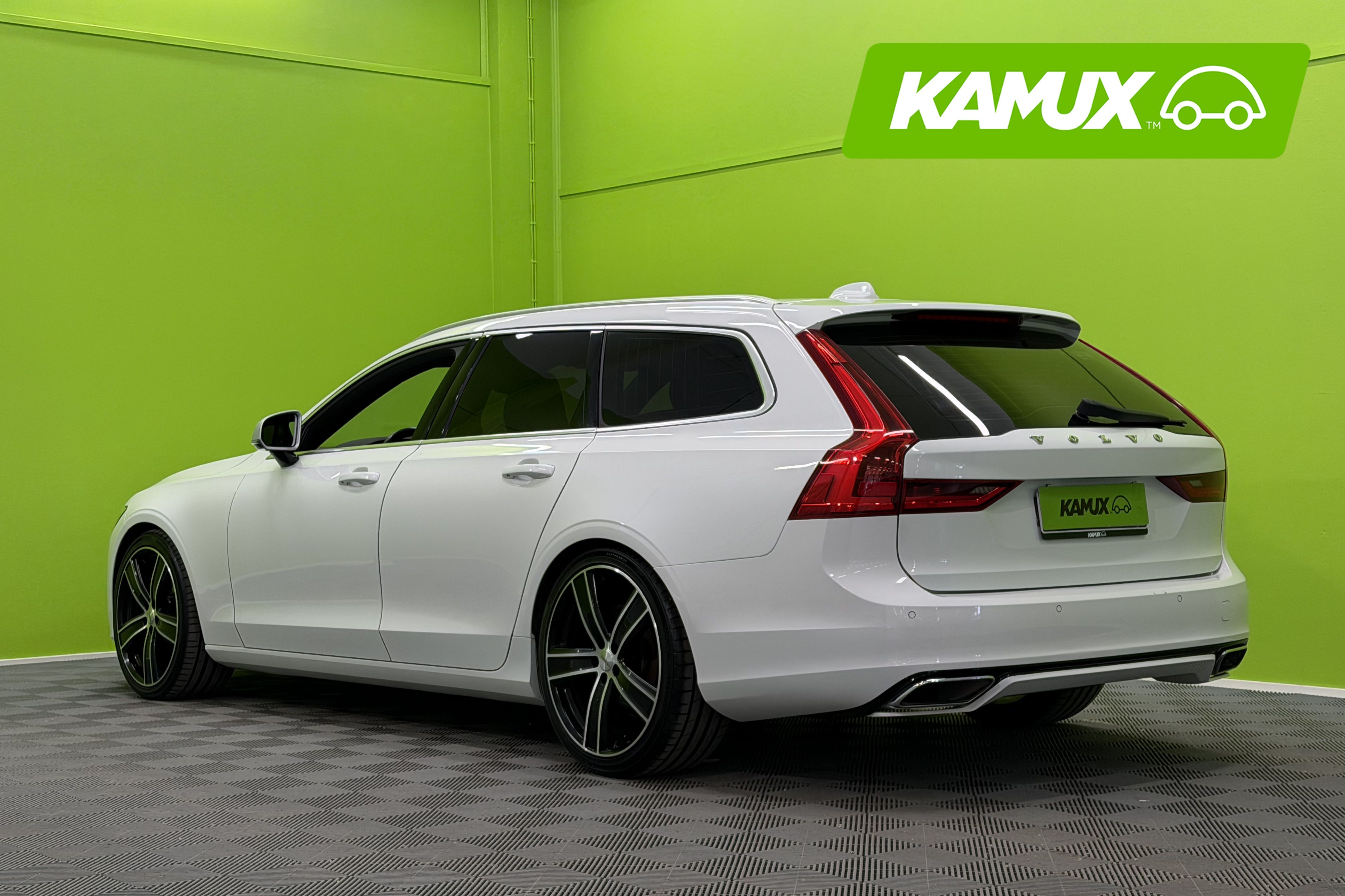 Volvo V90 D4 AWD R-Design aut 2017, kuva 2/28