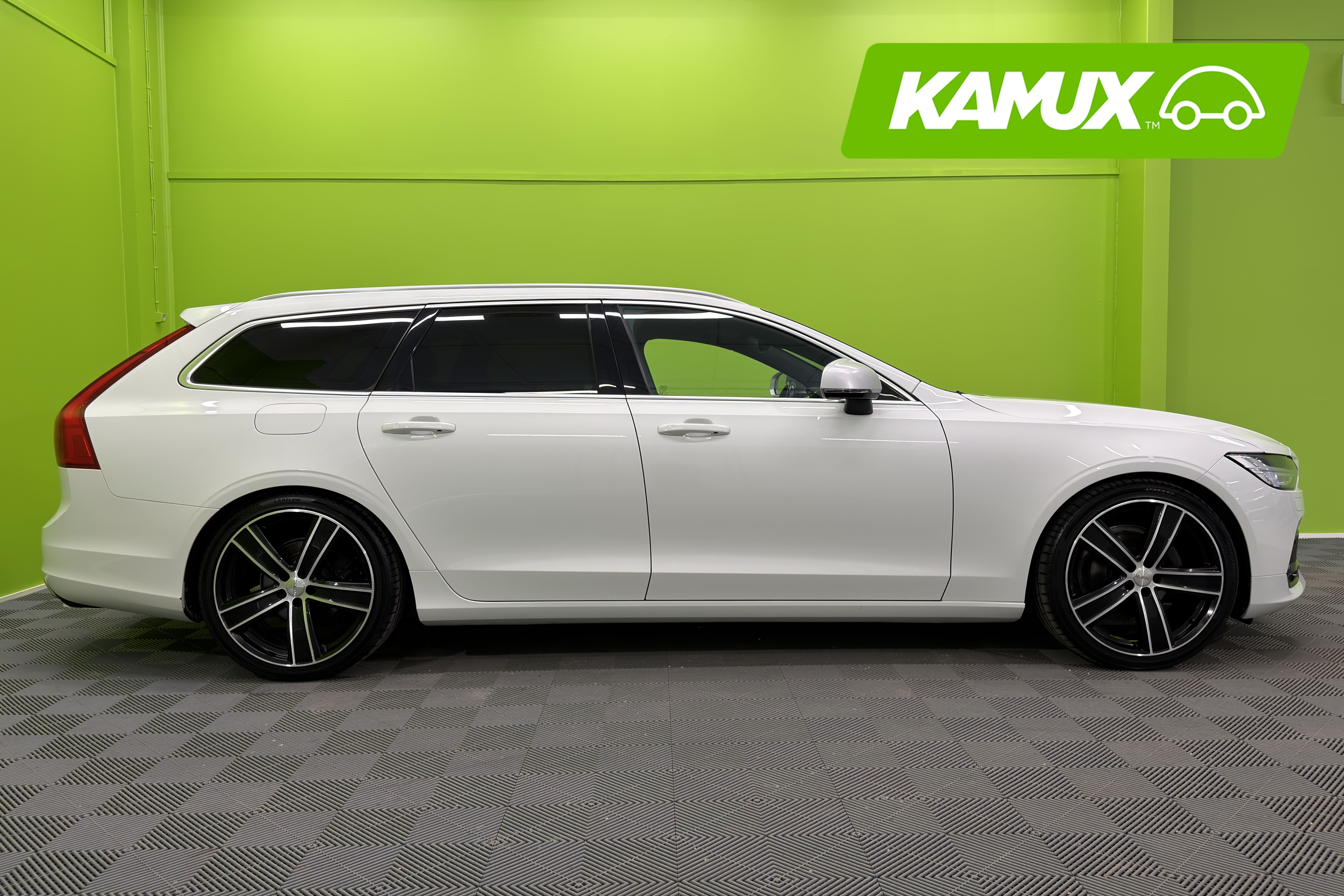 Volvo V90 D4 AWD R-Design aut 2017, kuva 3/28