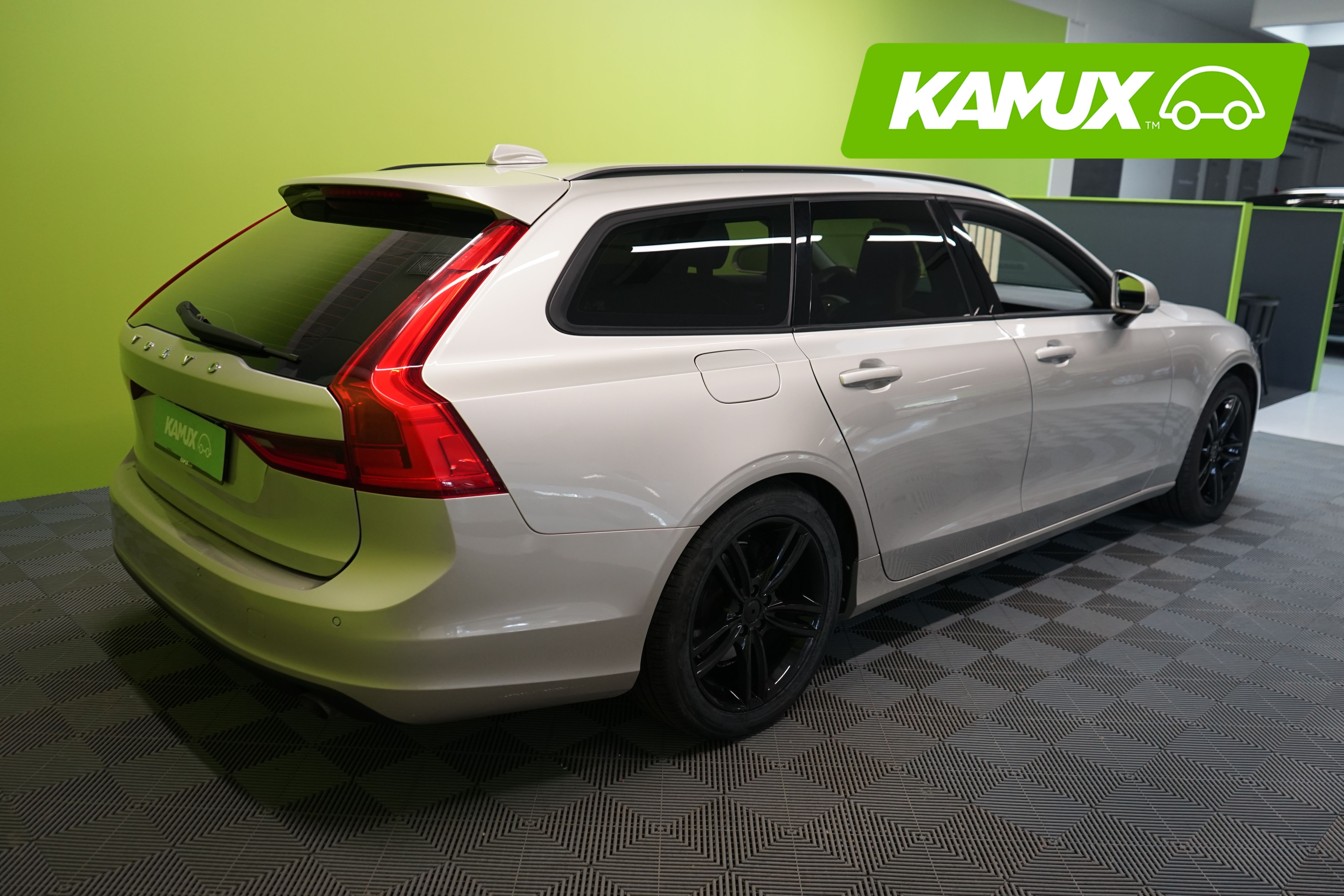 Volvo V90 D3 AWD 2017, kuva 3/17