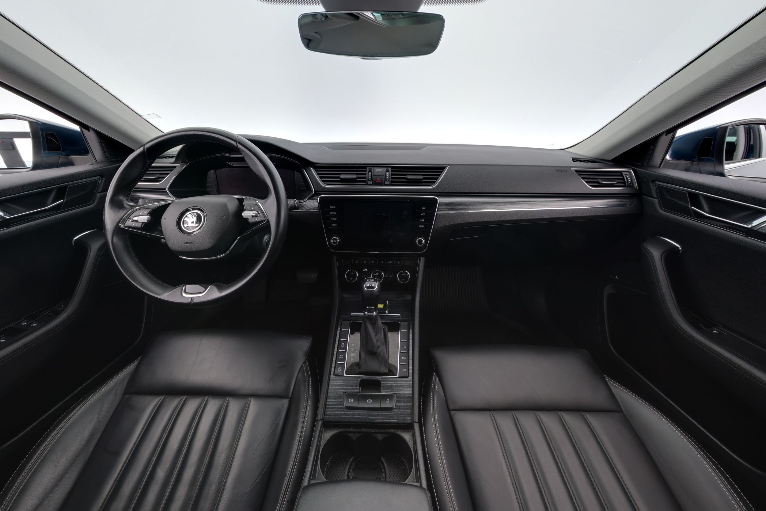 Skoda Superb 2021, kuva 7/27