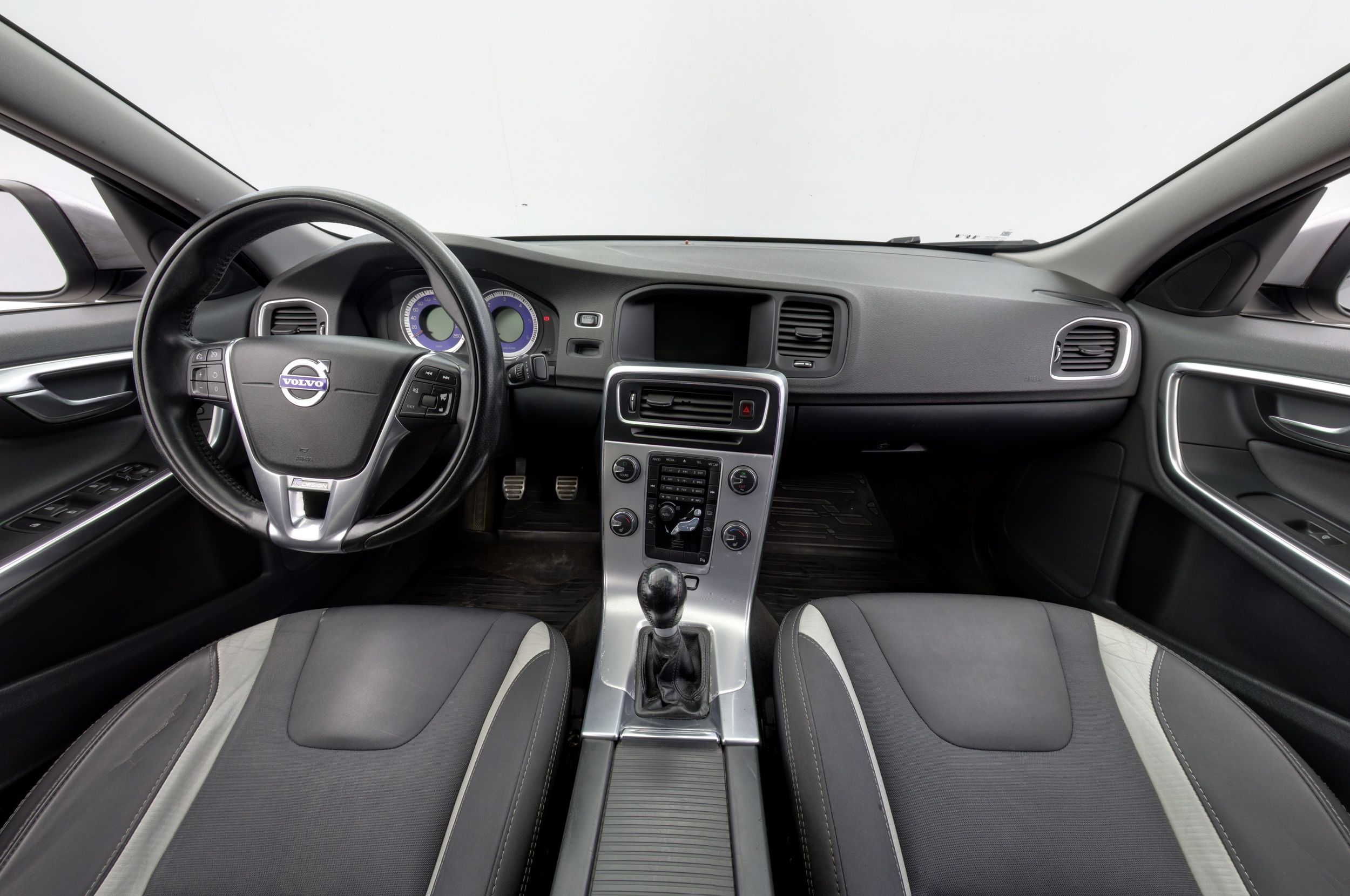 Volvo S60 D3 R-Design 2011, kuva 7/25