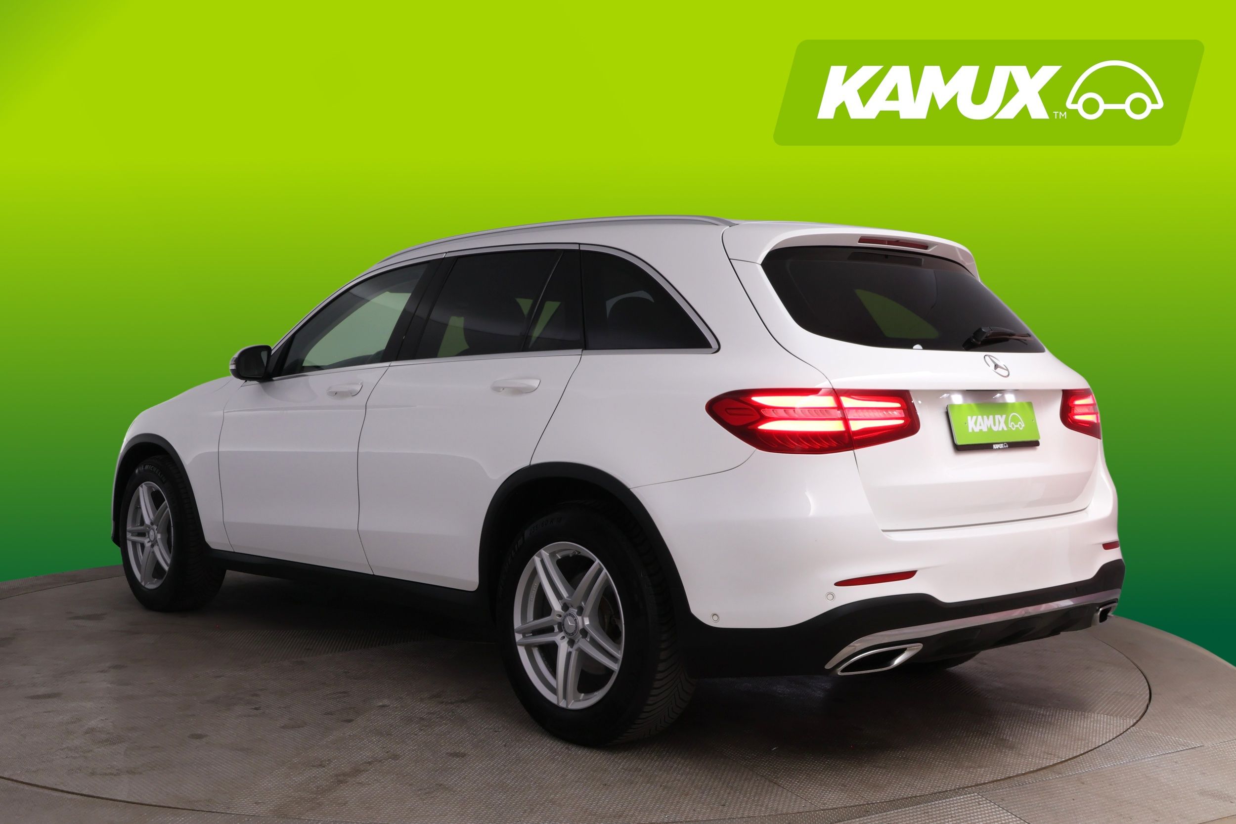 Mercedes-Benz GLC 220 d AMG Line 4Matic 2016, photo 4/27