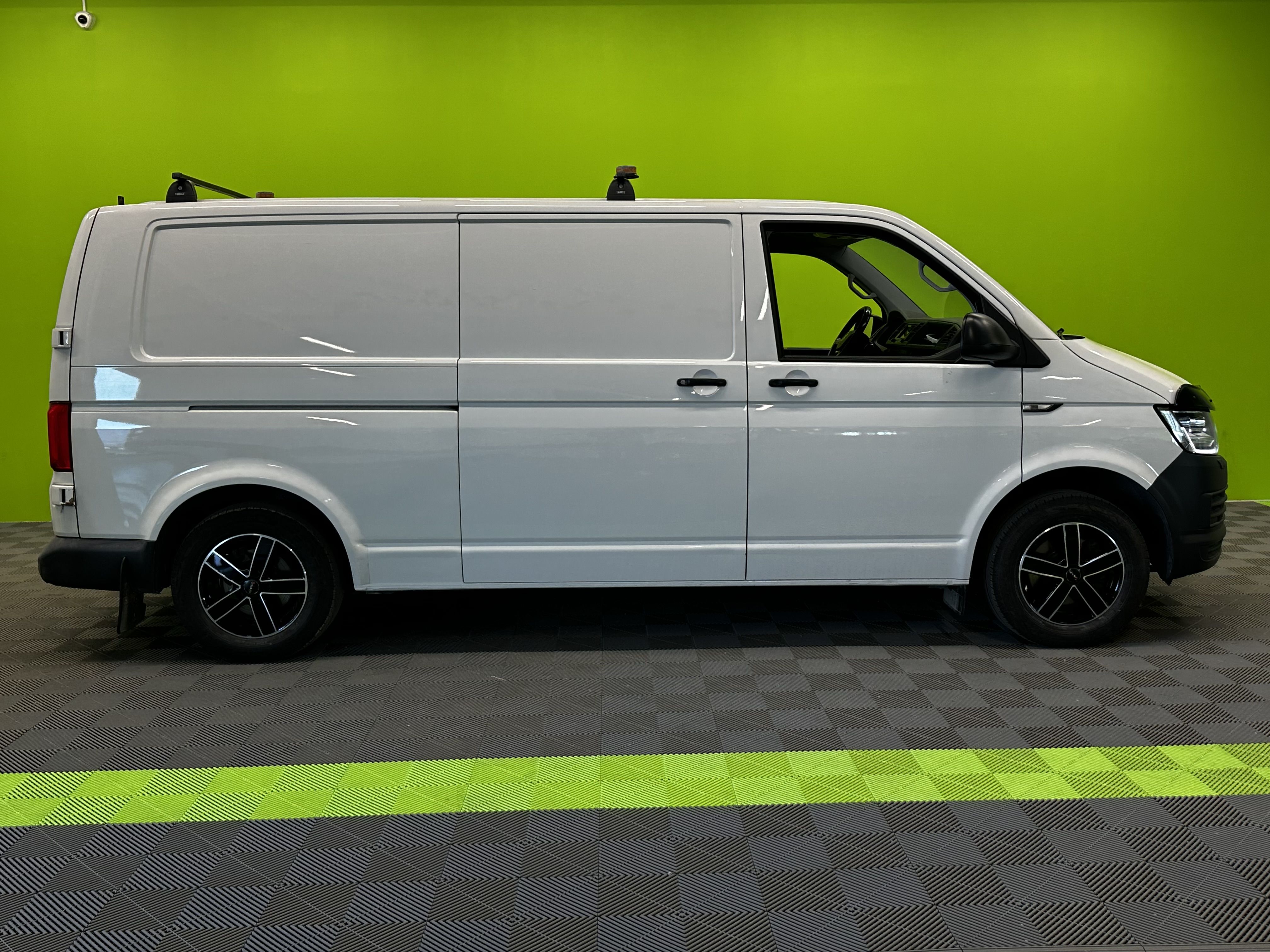 Volkswagen Transporter 2019, kuva 2/17