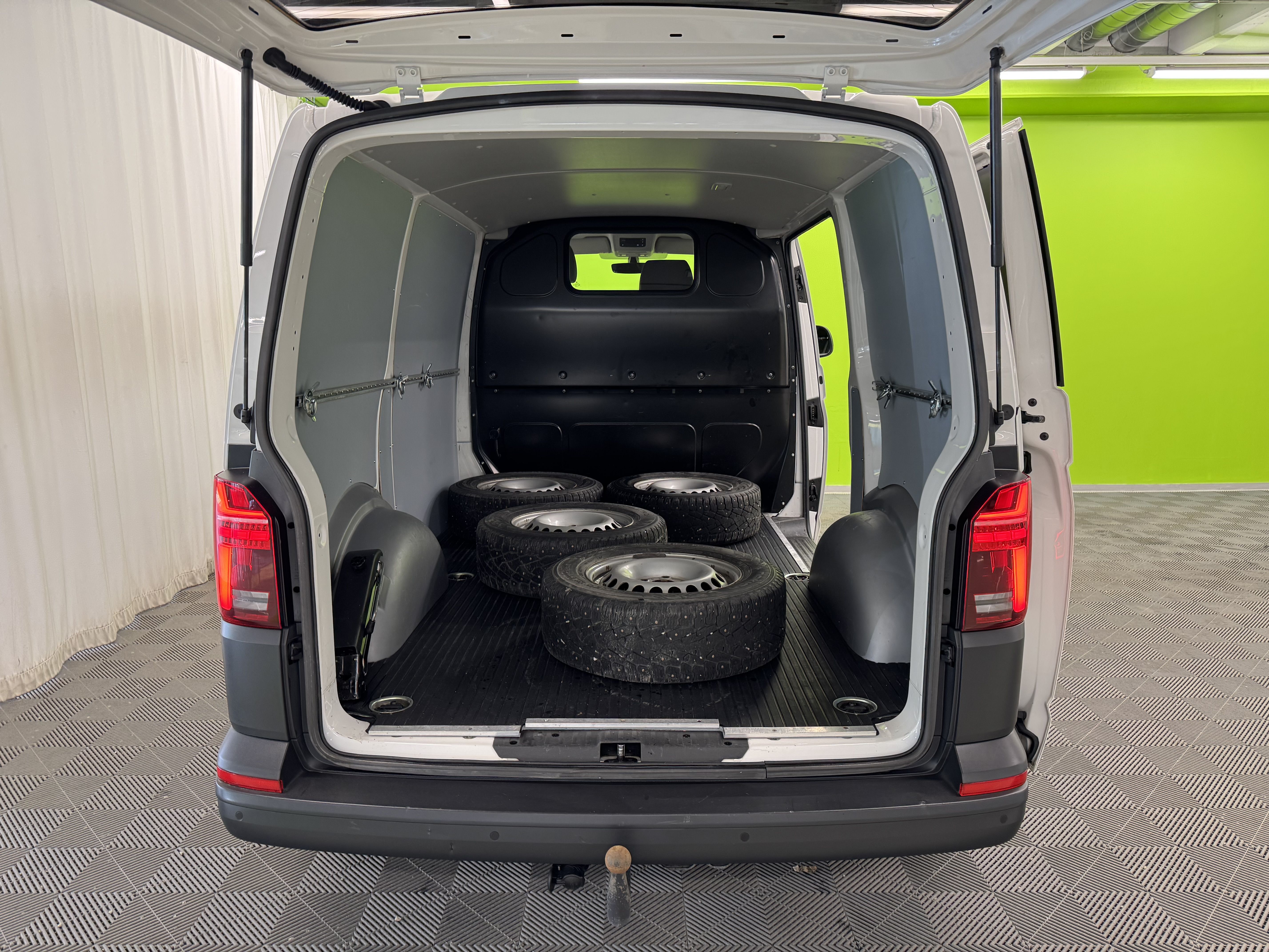 Volkswagen Transporter 2021, kuva 6/19