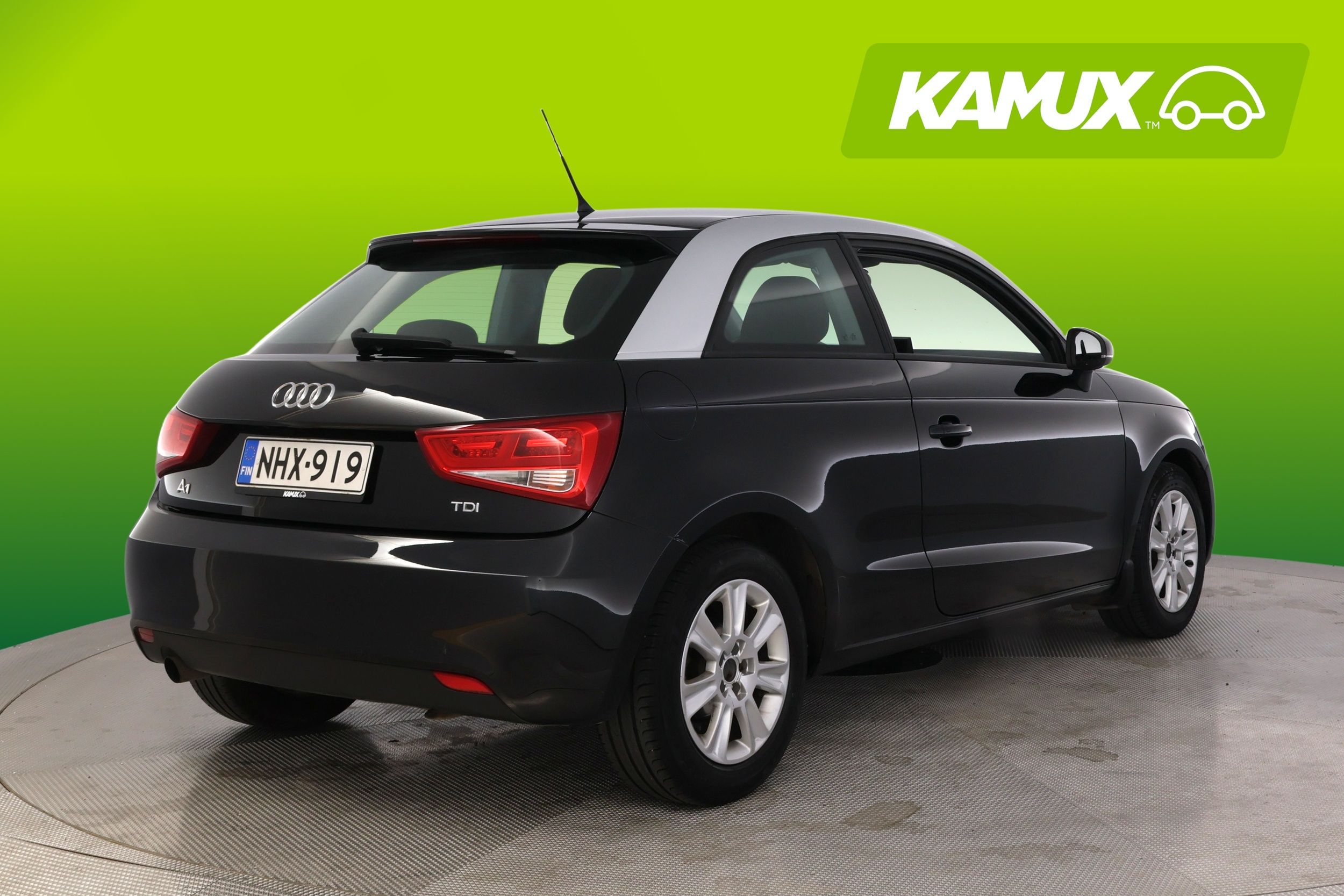 Audi A1 Compact Coupé Attraction 1,6 TDI 2011, kuva 5/19