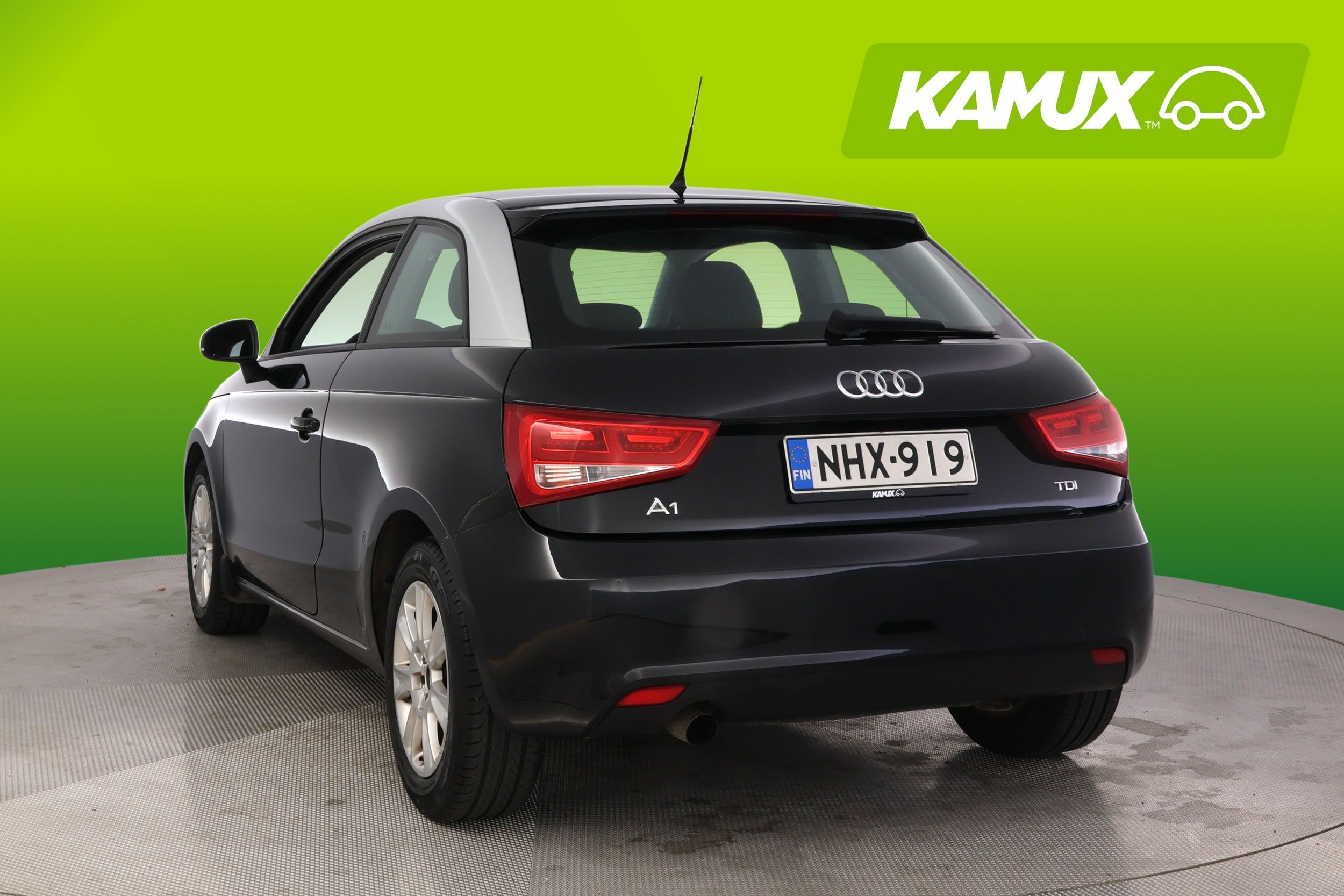 Audi A1 Compact Coupé Attraction 1,6 TDI 2011, kuva 6/19