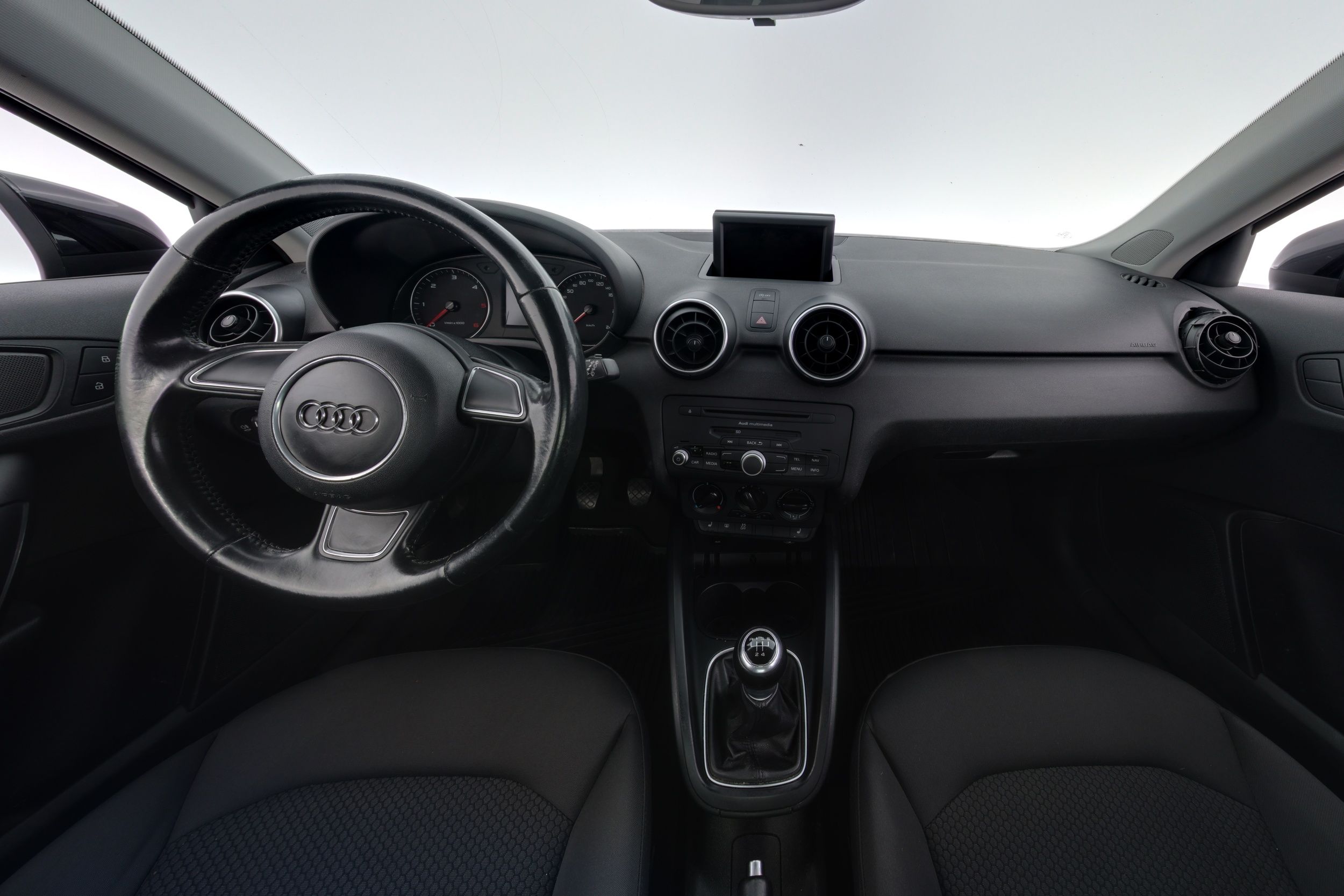 Audi A1 Compact Coupé Attraction 1,6 TDI 2011, kuva 7/19