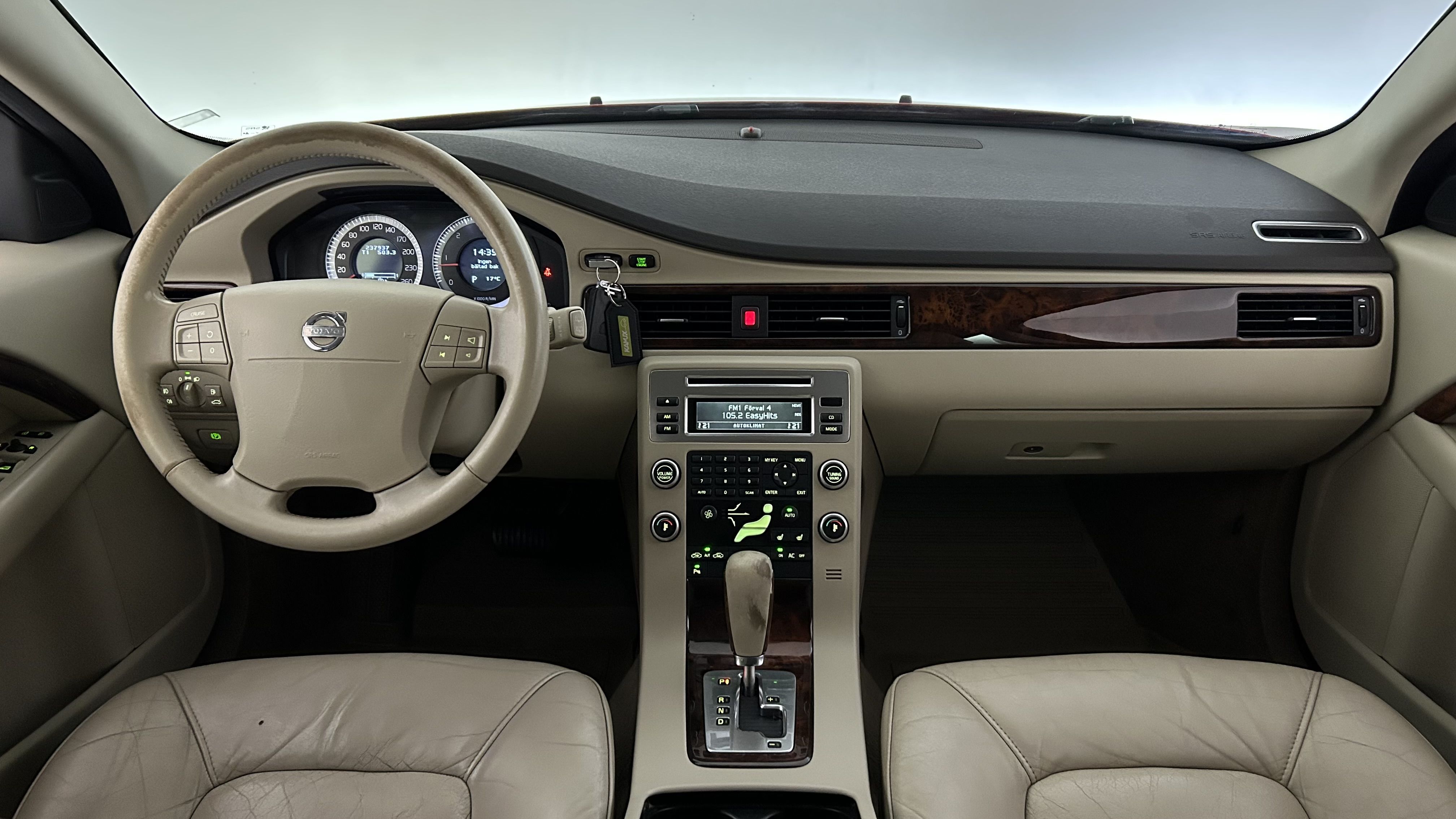 Volvo V70 2,4D Summum aut 2009, kuva 7/27