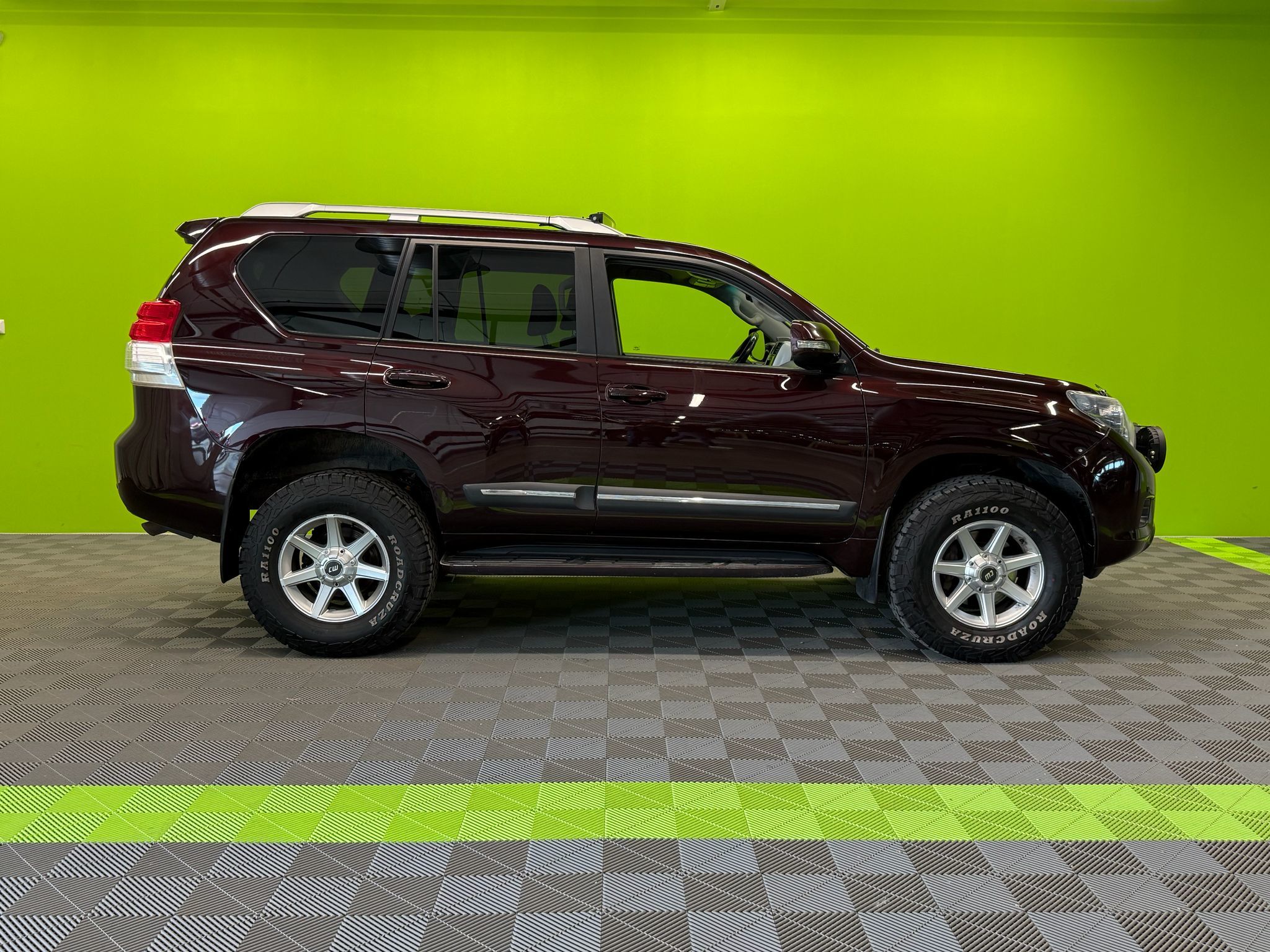 Toyota Land Cruiser 2011, kuva 2/16