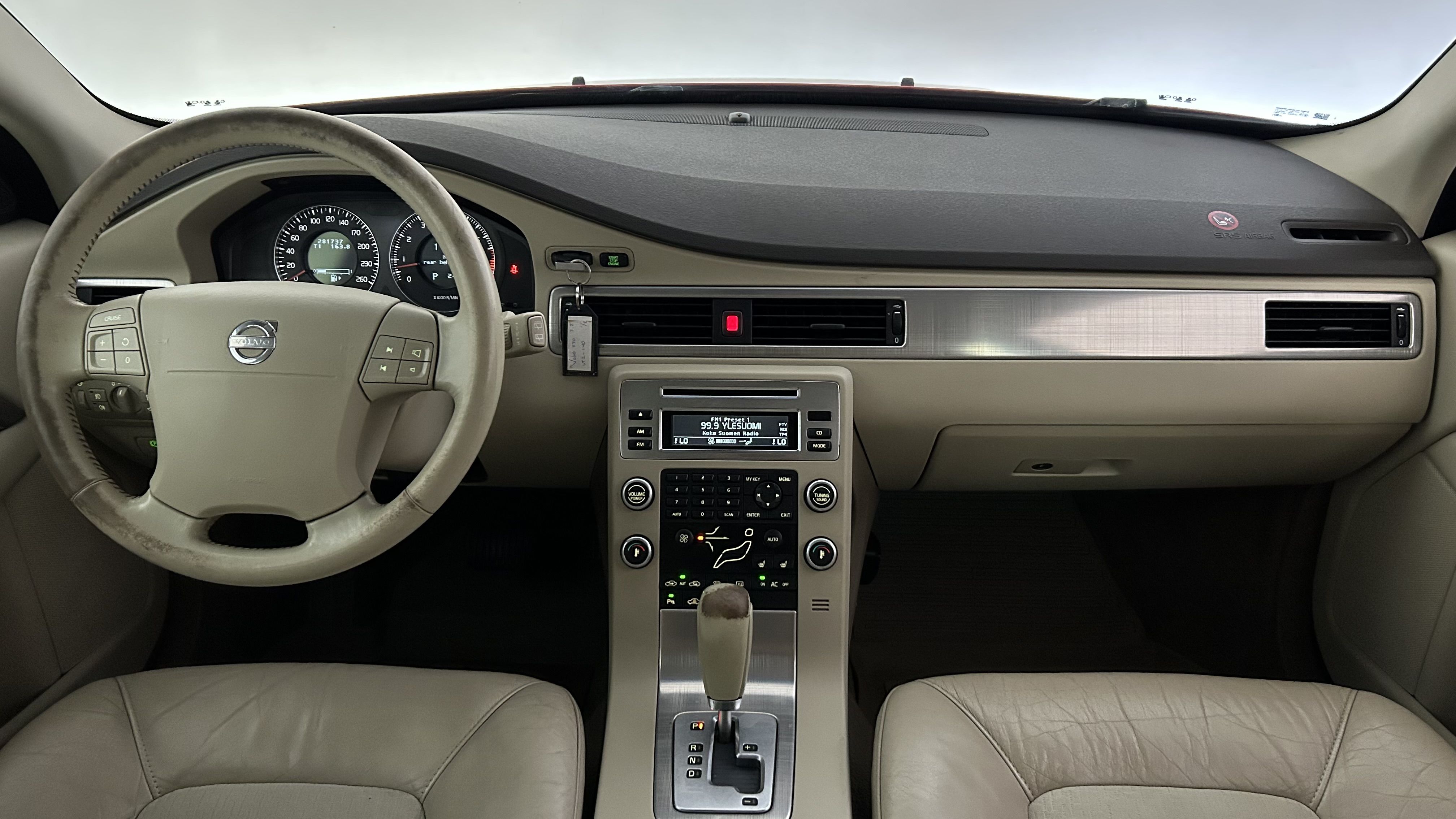 Volvo V70 3,2 Momentum 238hv 2008, kuva 7/23