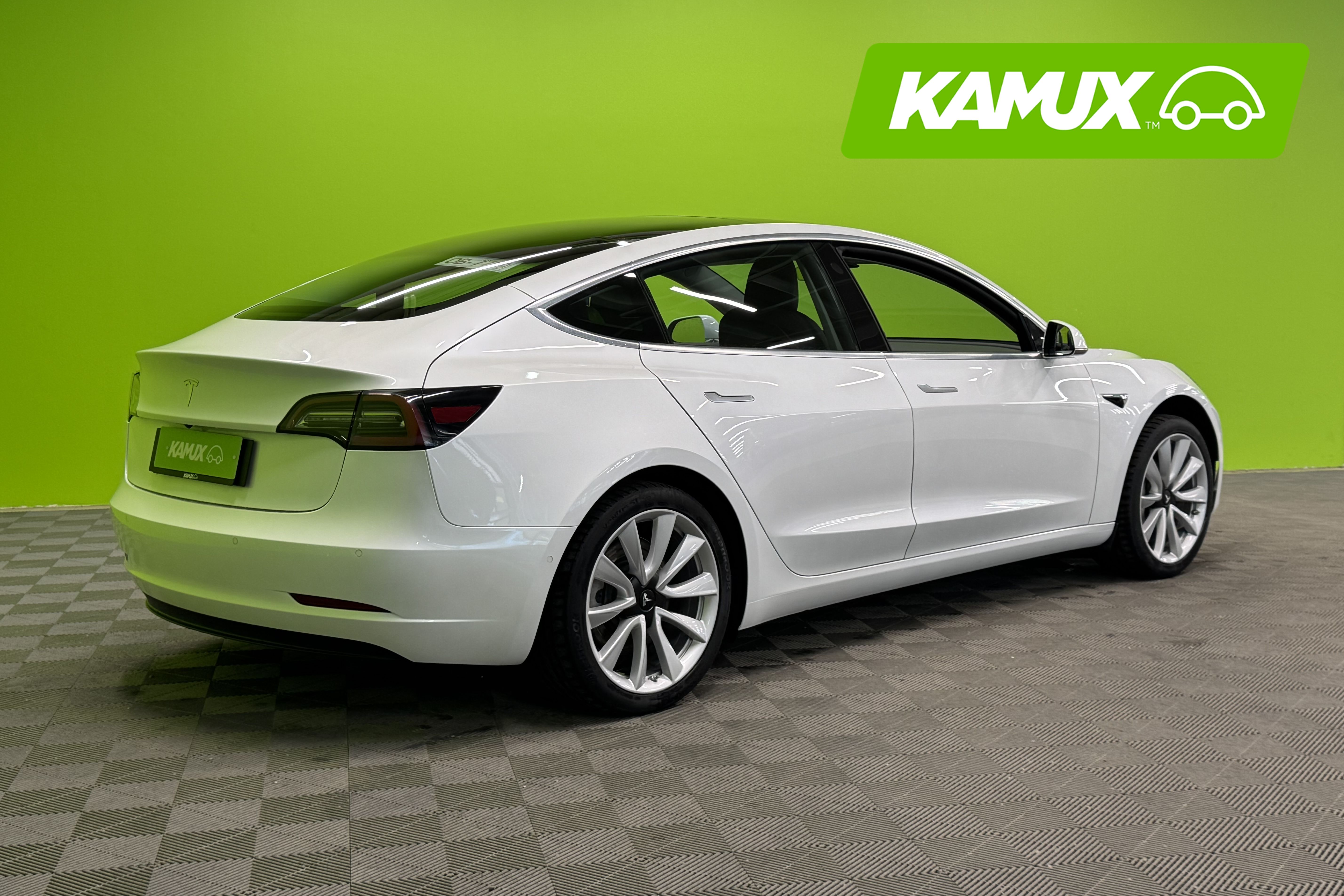 Tesla Model 3 Standard Range Plus 2020, kuva 3/25