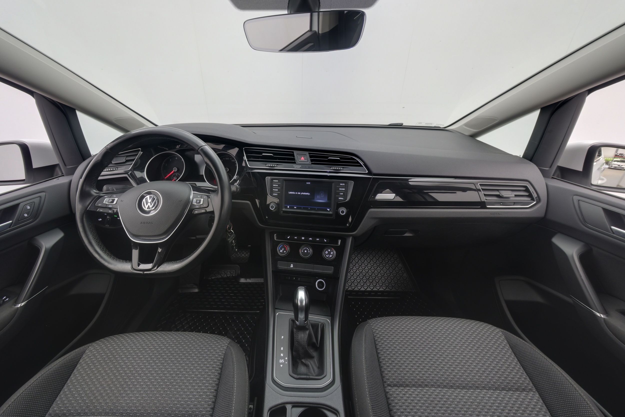 Volkswagen Touran 2017, kuva 7/22