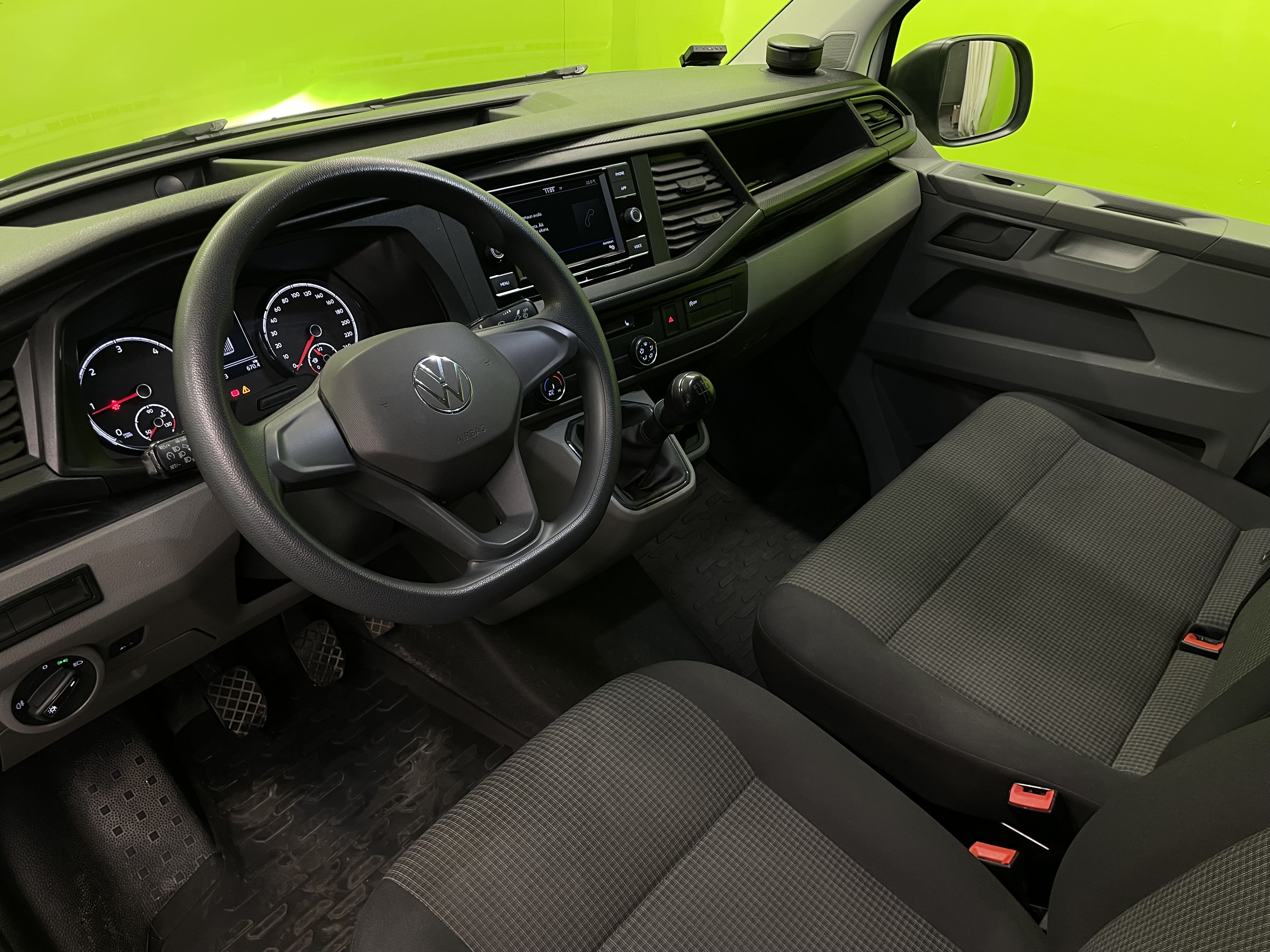 Volkswagen Transporter 2021, kuva 7/21