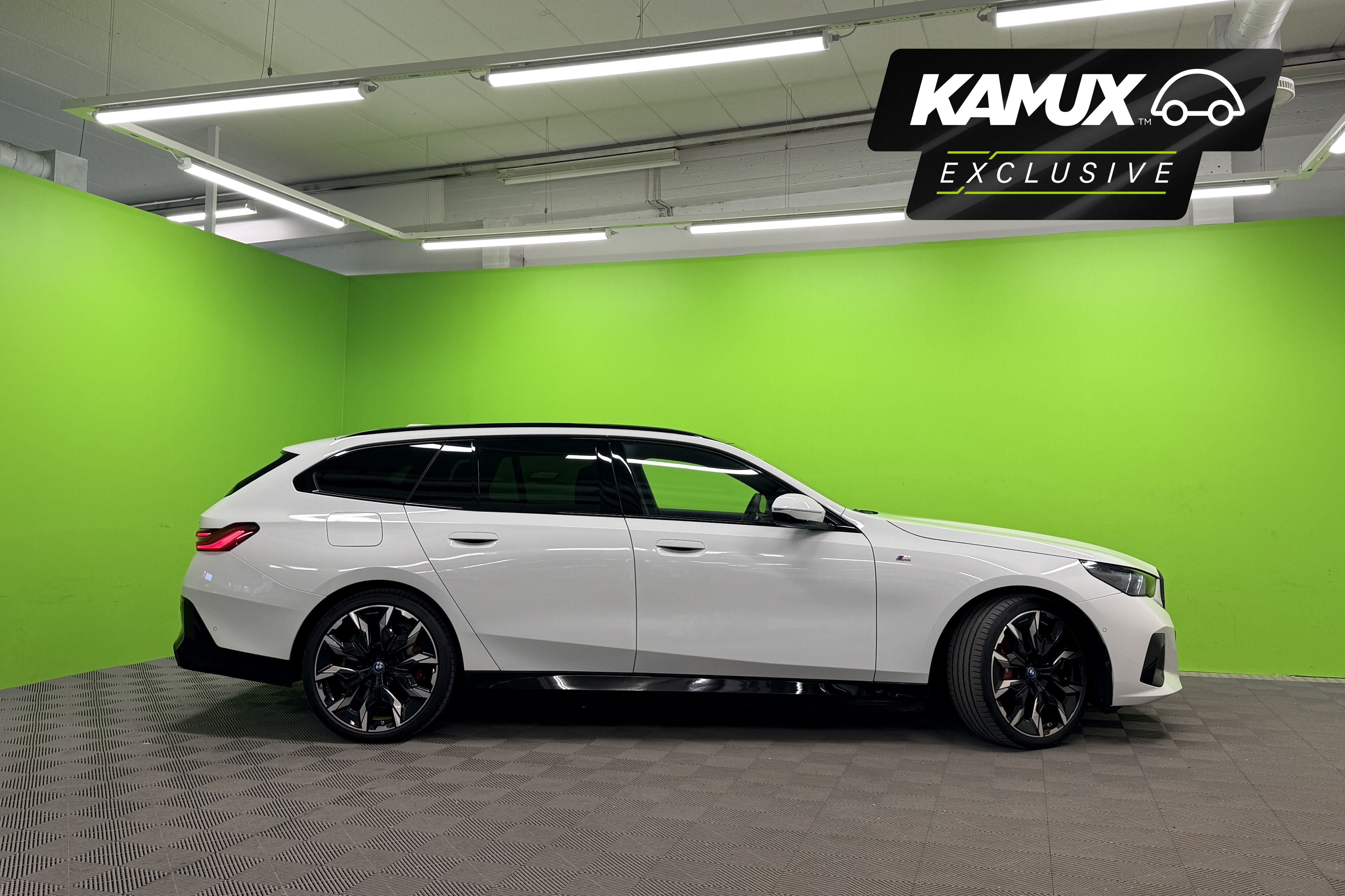 BMW 550 2025, kuva 2/40