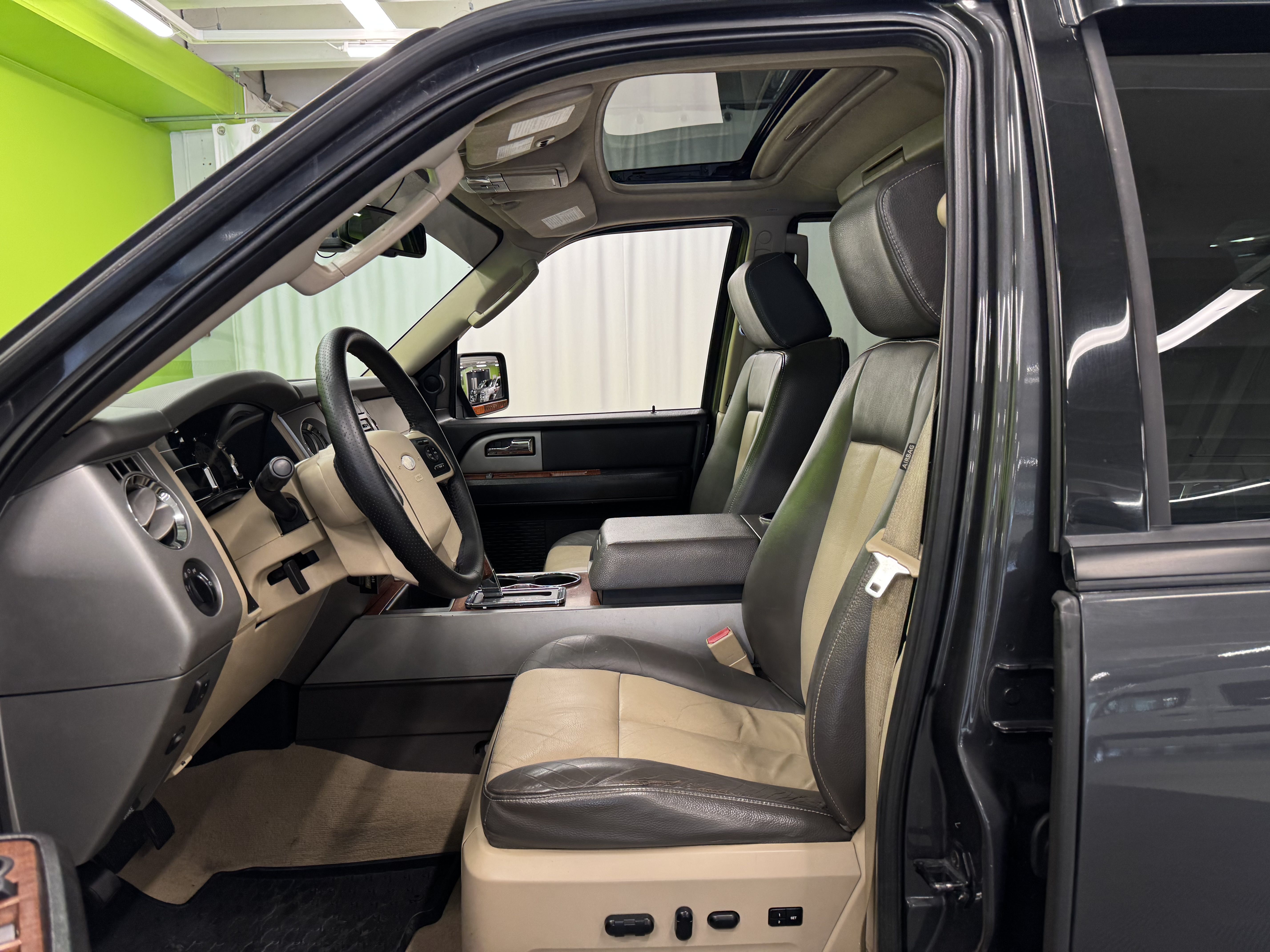 Ford Expedition 5.4 Eddie Bauer Edition 2007, kuva 7/30