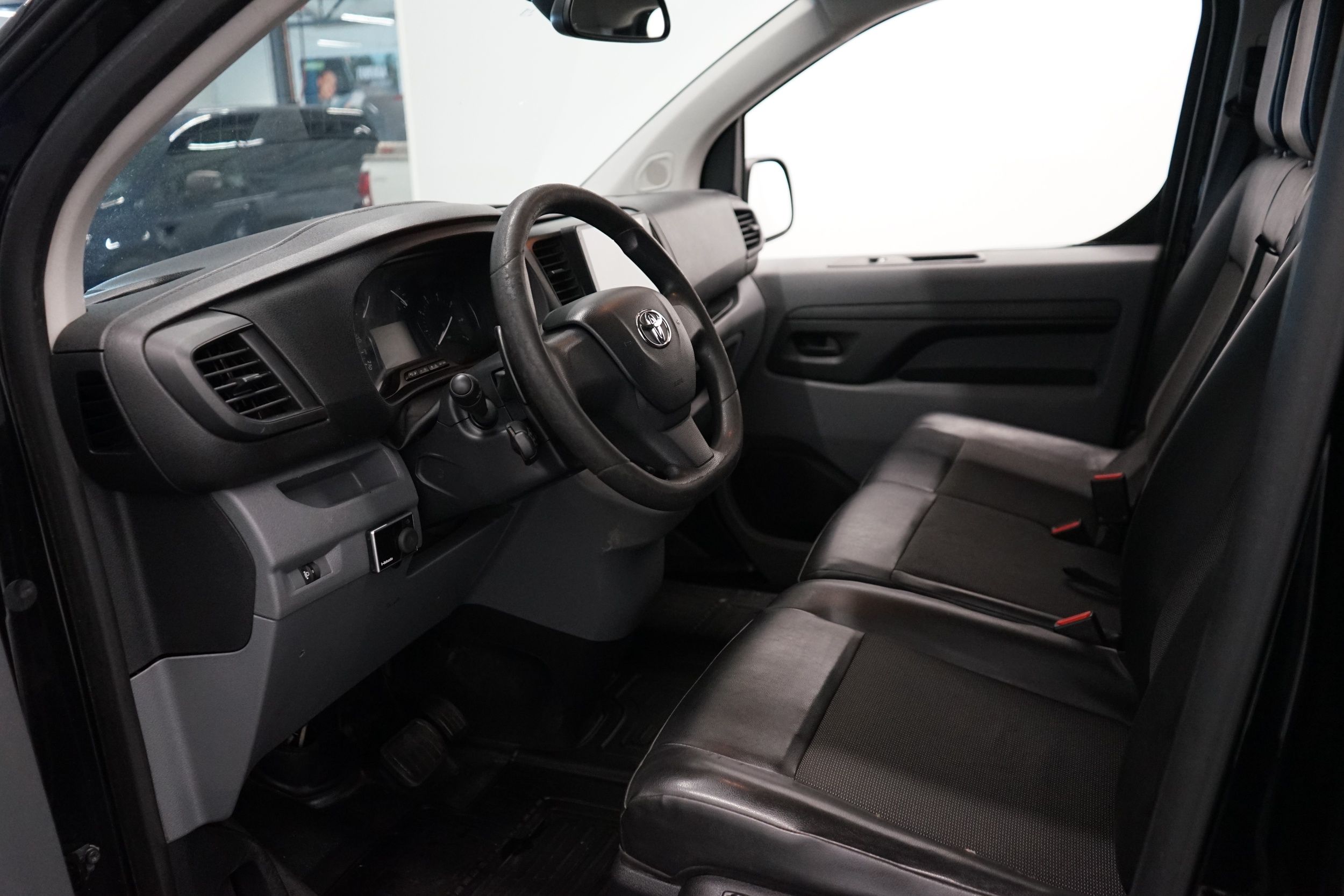 Toyota Proace L2H1 2,0 D 180 Automaatti 2017, kuva 6/14