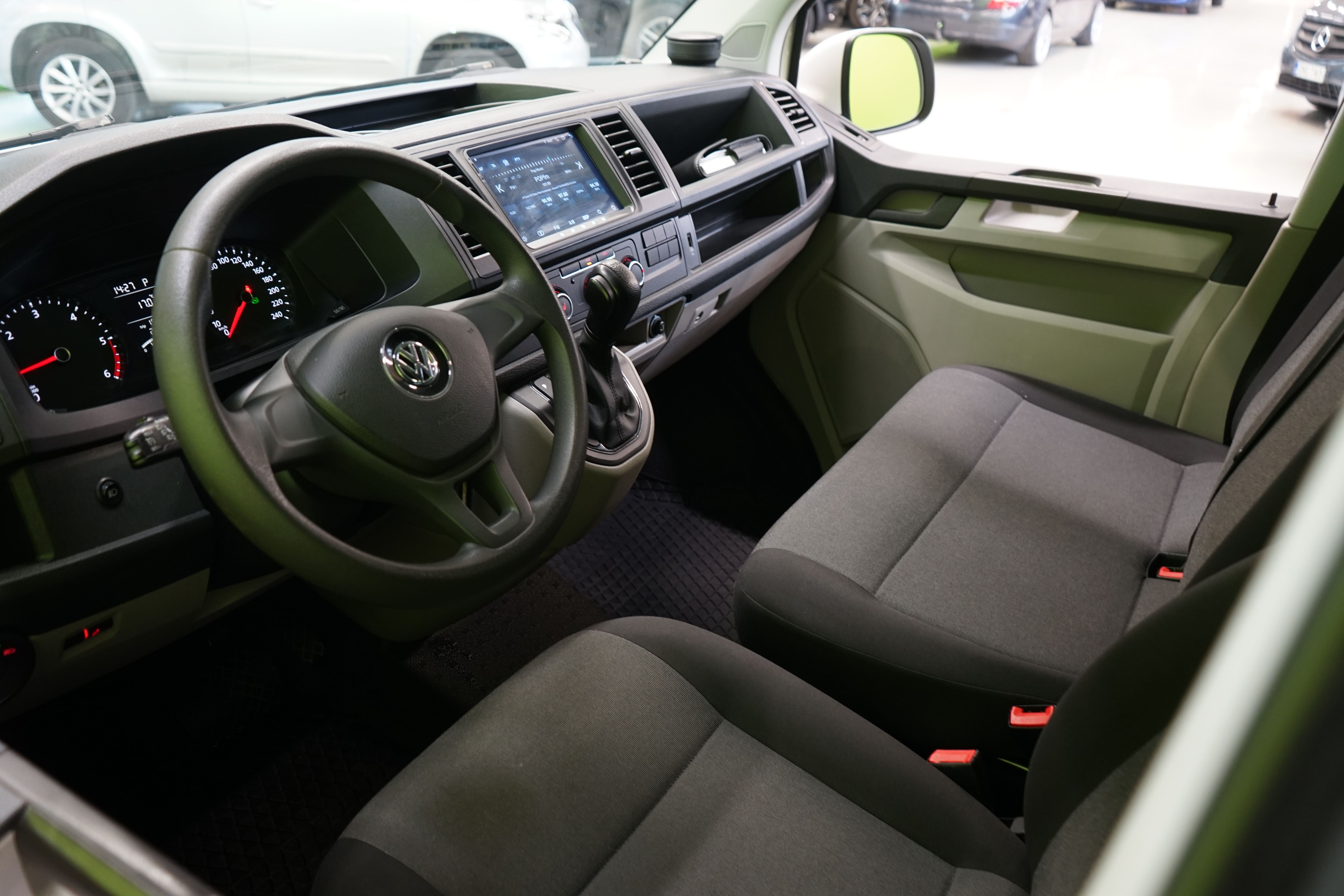 Volkswagen Transporter 2019, kuva 6/18