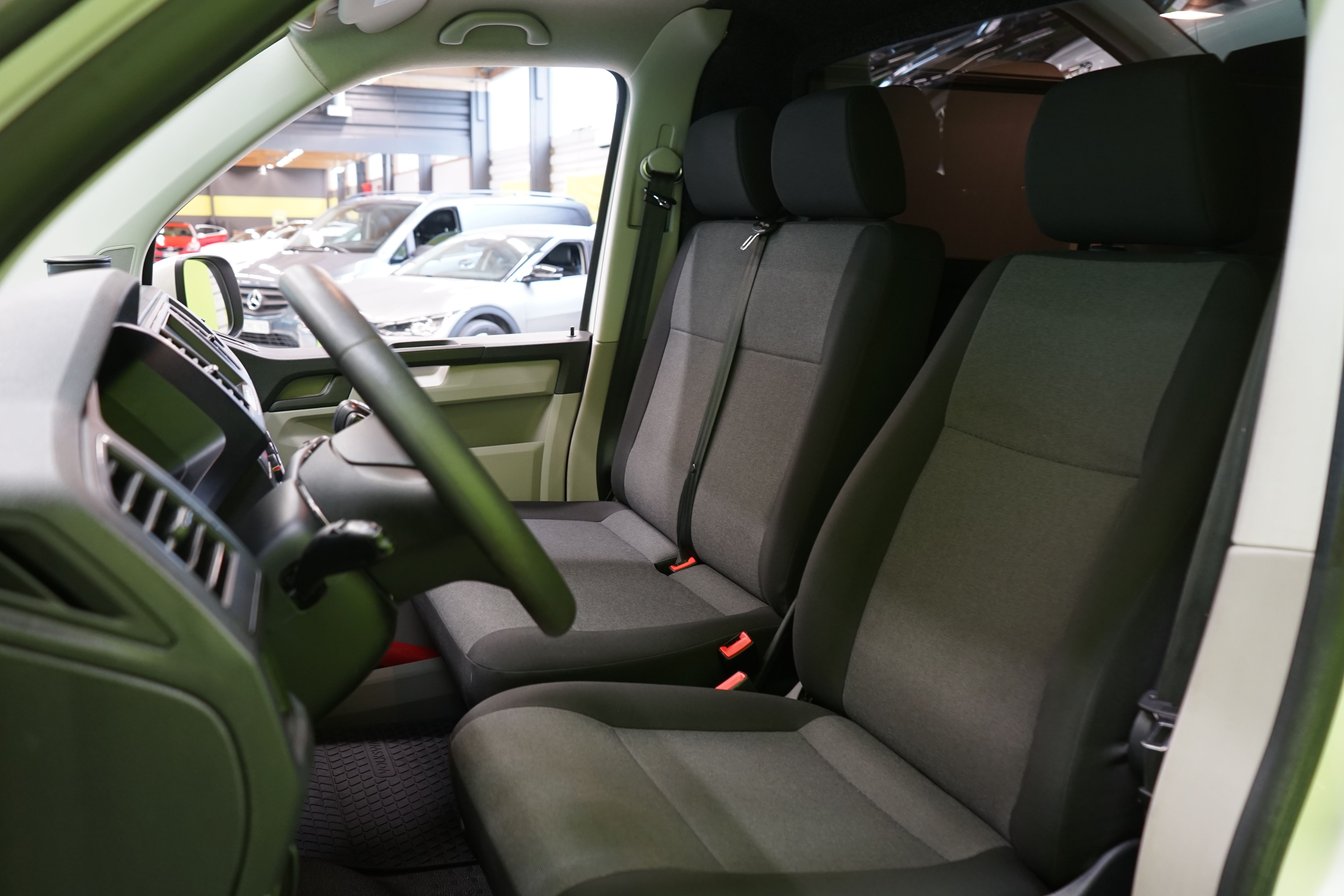 Volkswagen Transporter 2019, kuva 7/18