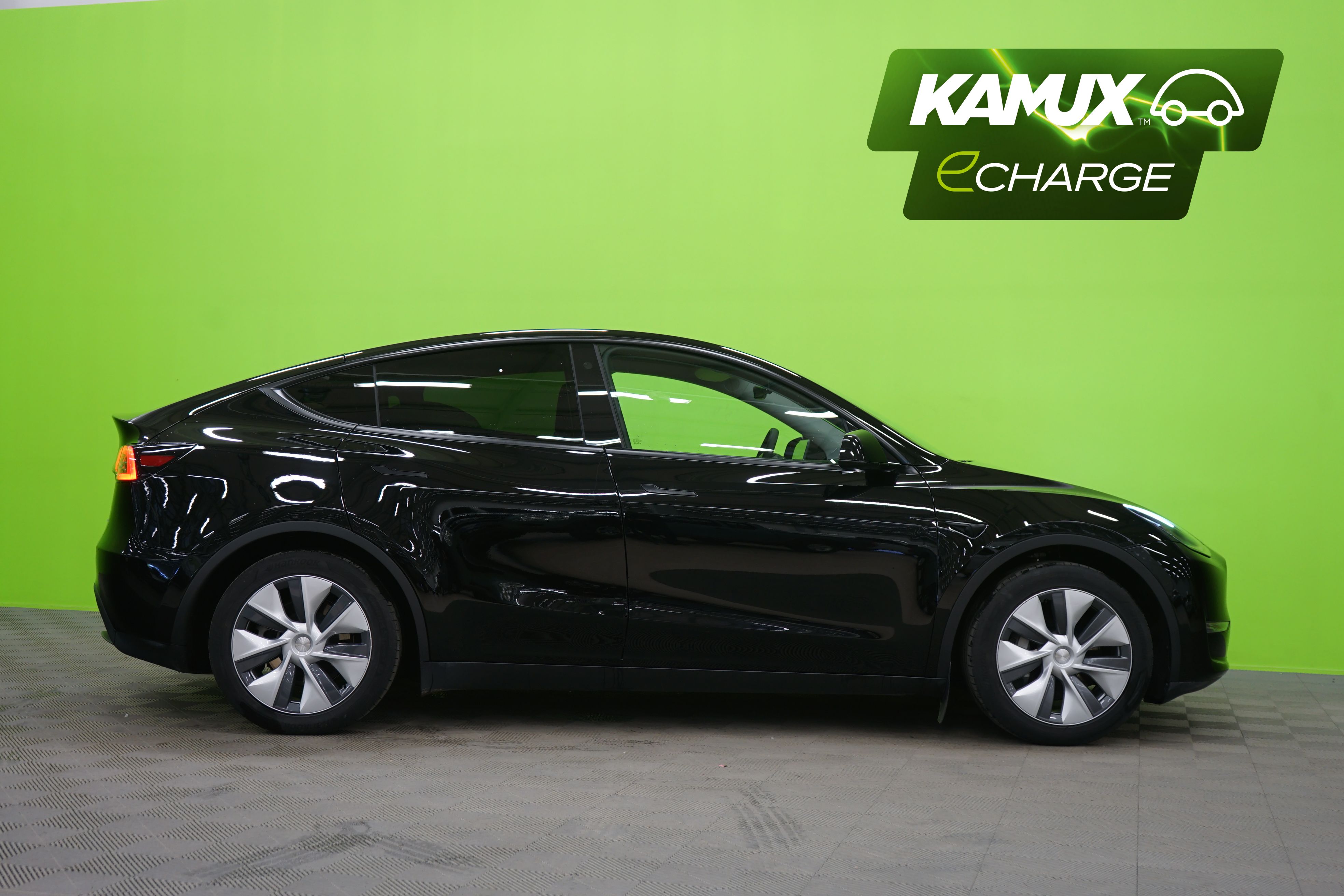Tesla Model Y Dual Motor Long Range AWD 2023, kuva 2/31