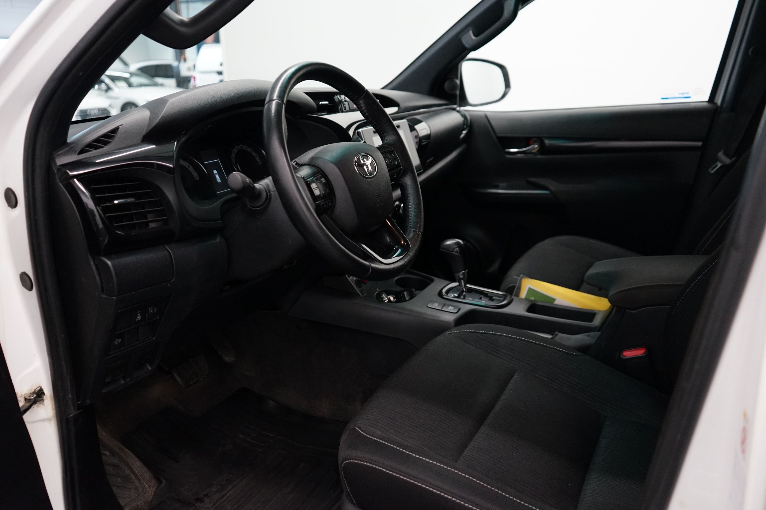 Toyota Hilux 2020, kuva 6/19